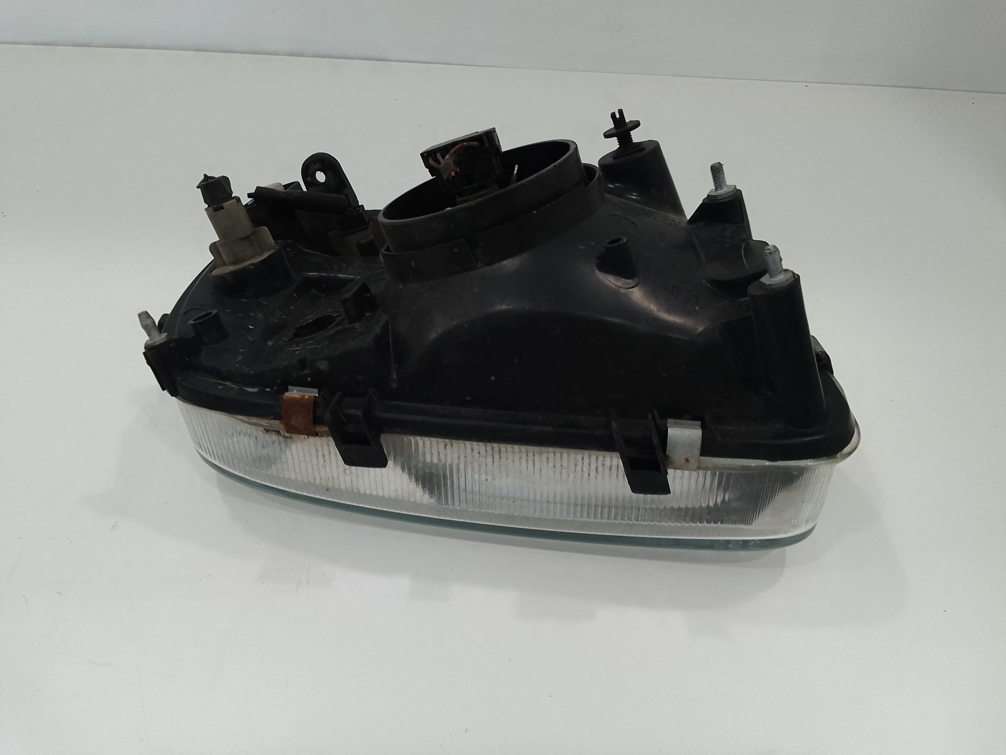 Faro anteriore Sinistro Guida per Nissan Micra 3 Serie (2000 - 2003)