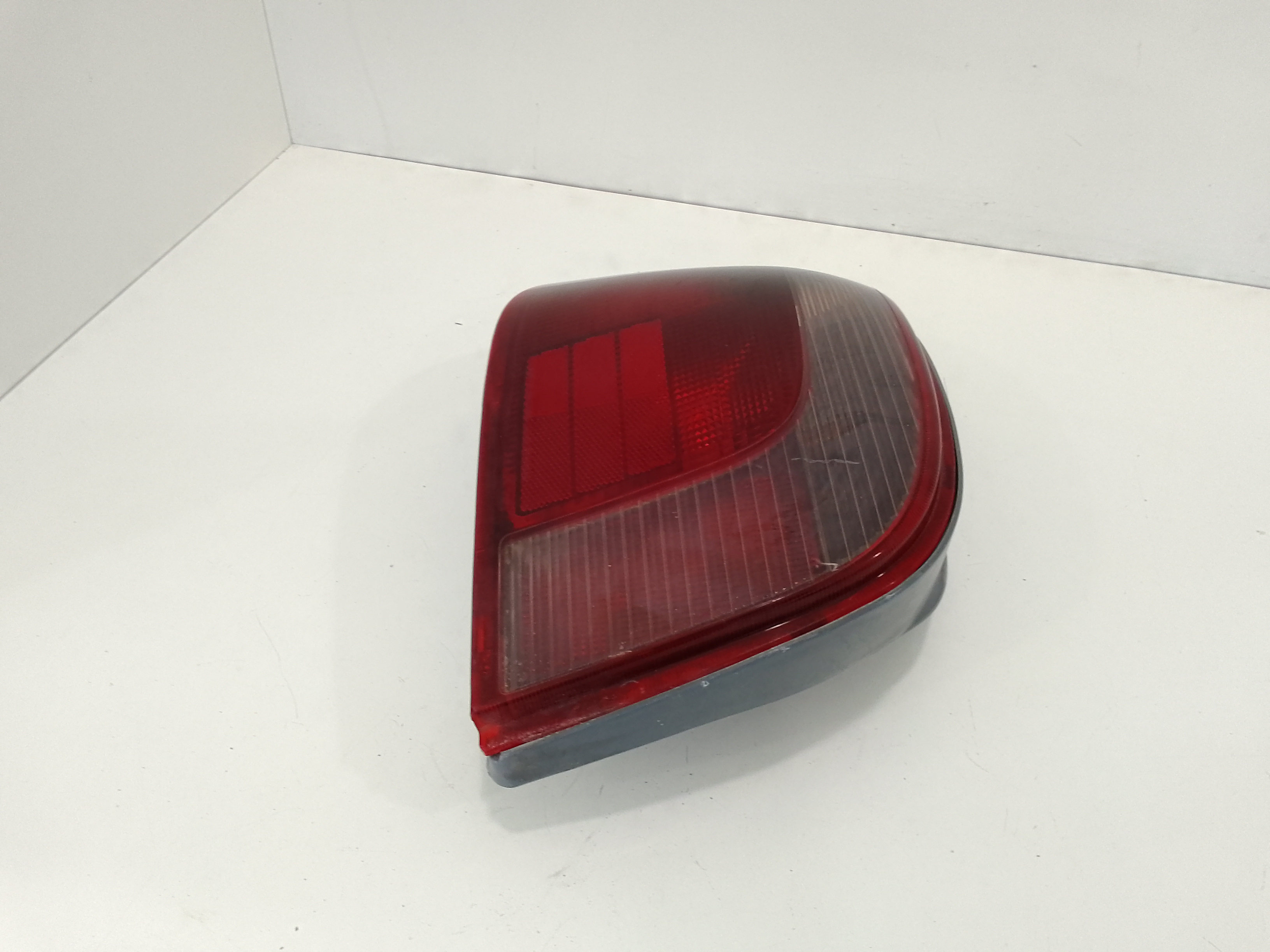 Stop fanale Posteriore sinistro lato Guida per Toyota Yaris Serie (99>03) (1999 - 2003)