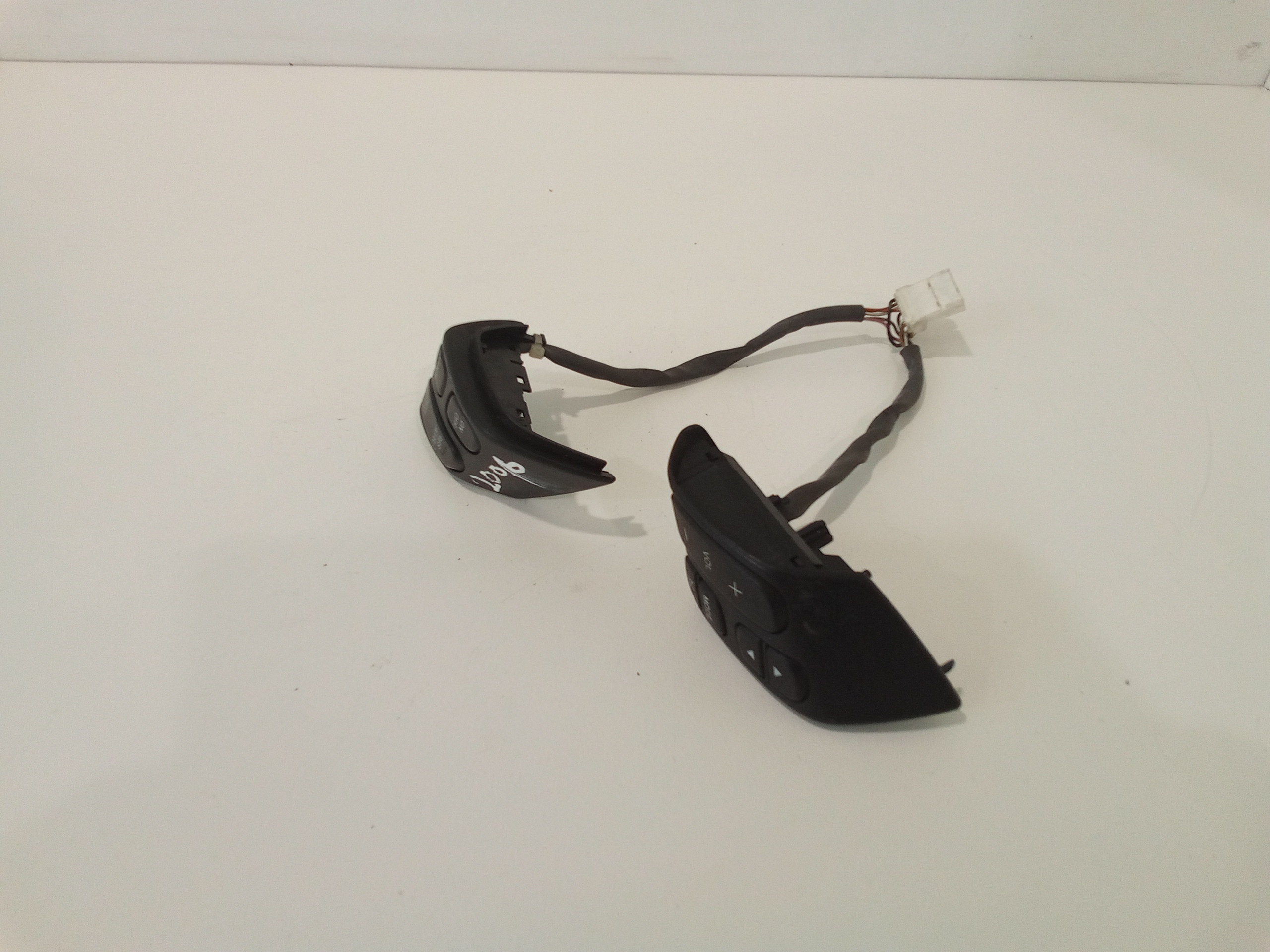 Comandi al volante multifunzione per Mazda 6 Berlina (2002 - 2008)