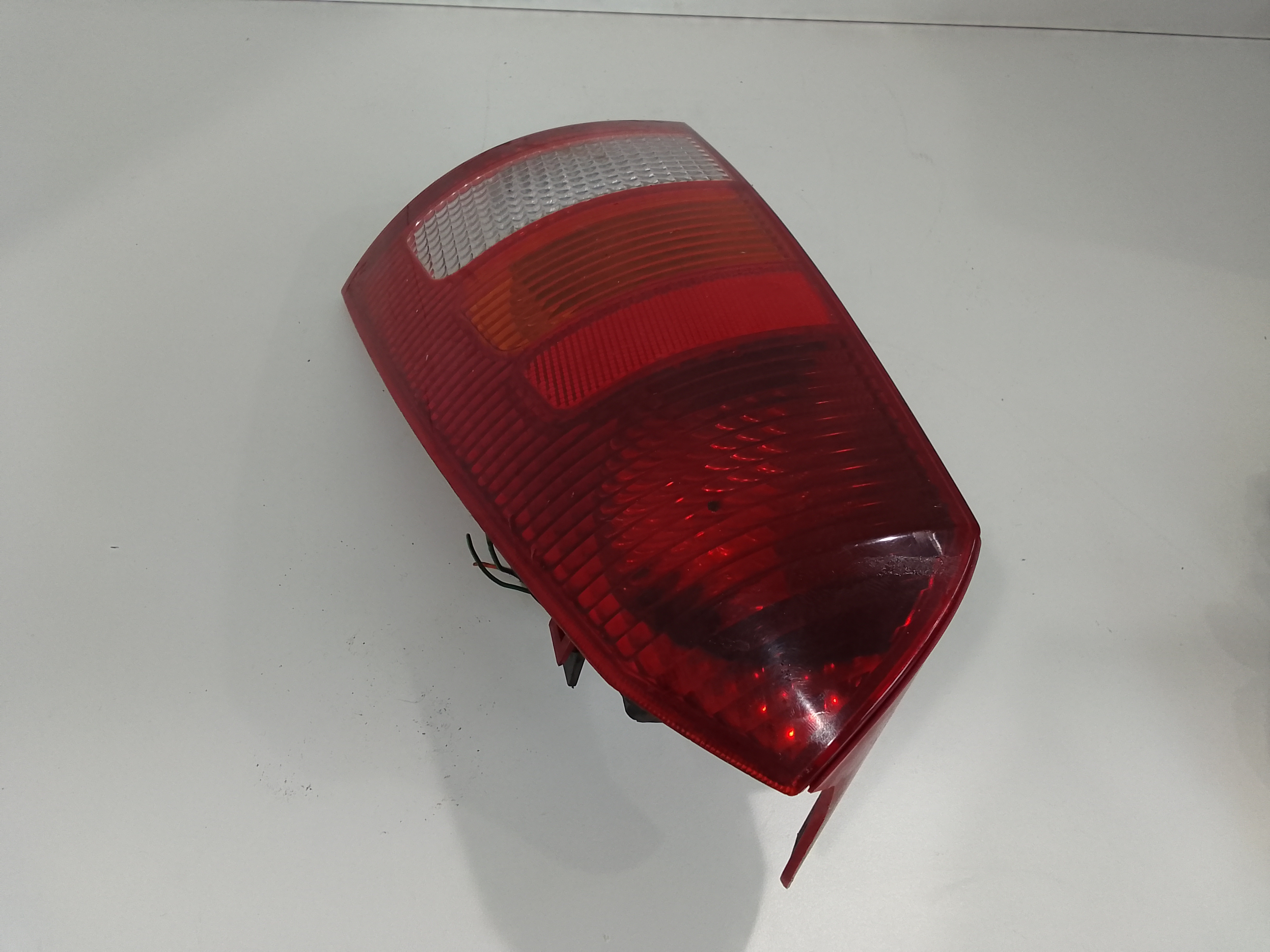 Stop fanale posteriore Destro Passeggero per Ford Focus S. Wagon 2 Serie (2001 - 2004)