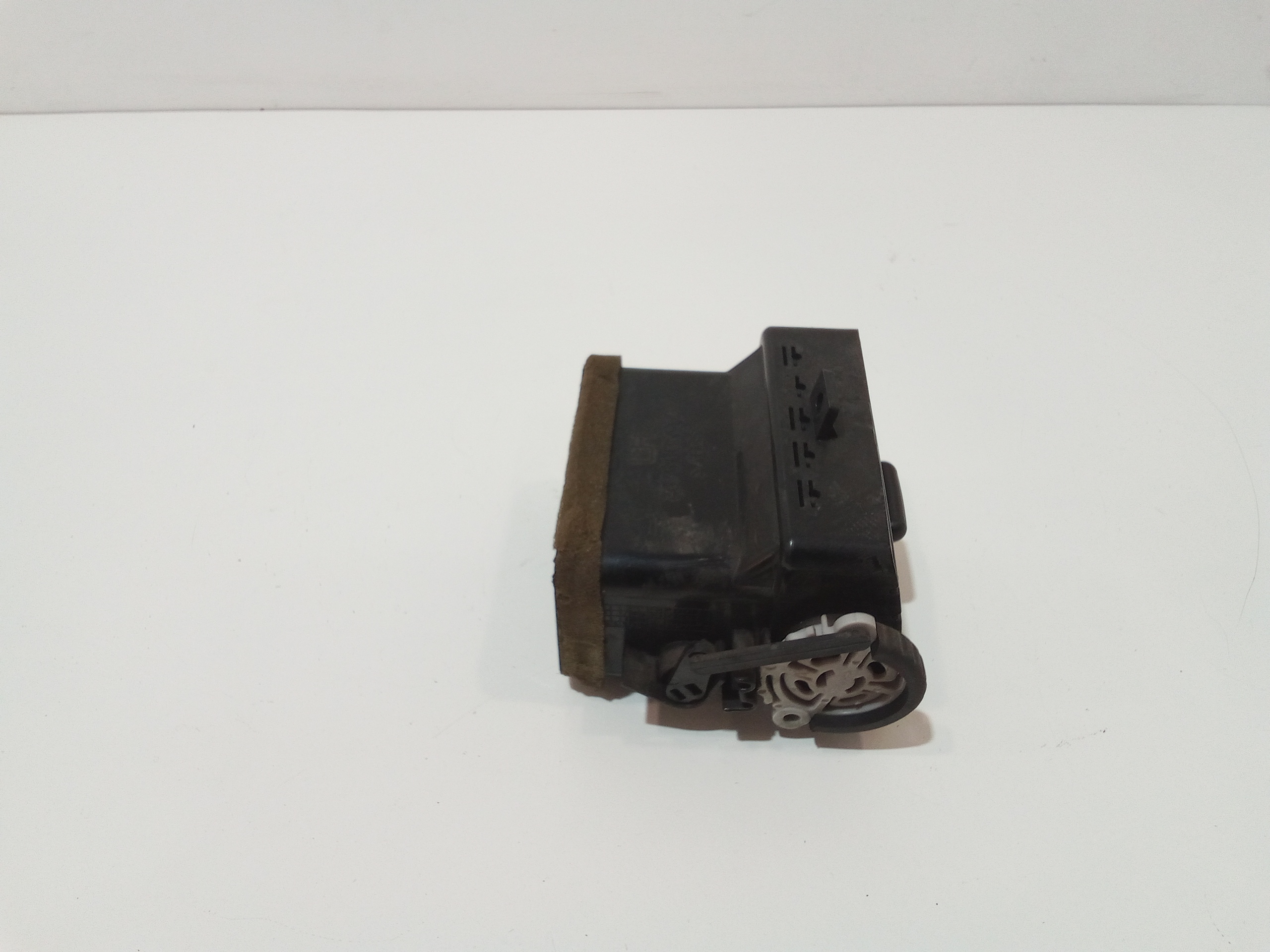 Bocchetta aria cruscotto lato guida per Nissan Almera 3 Serie (2003 - 2006)