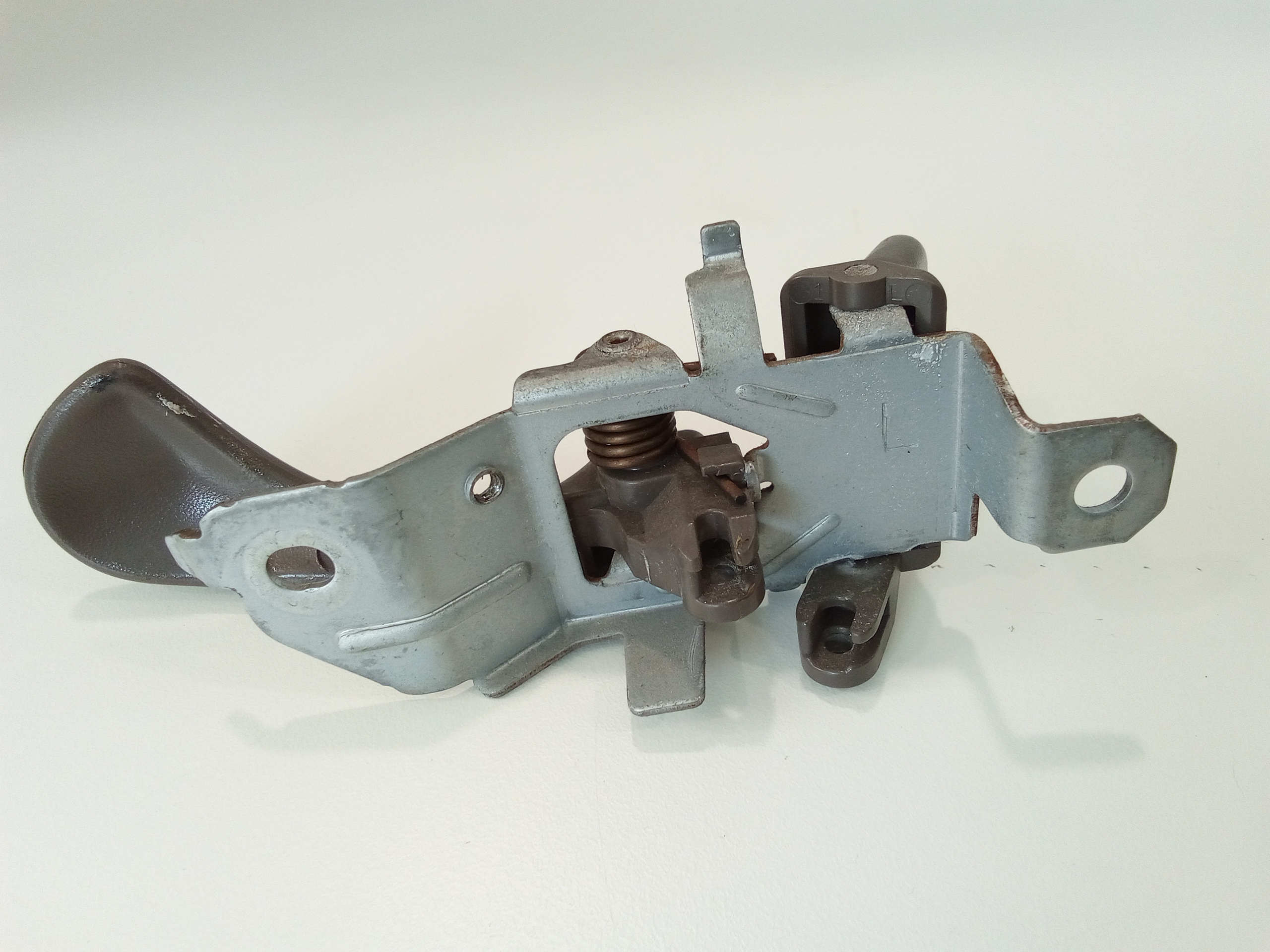 Maniglia interna anteriore Sinistra per Mitsubishi Pajero Sport (1999 - In produzione)