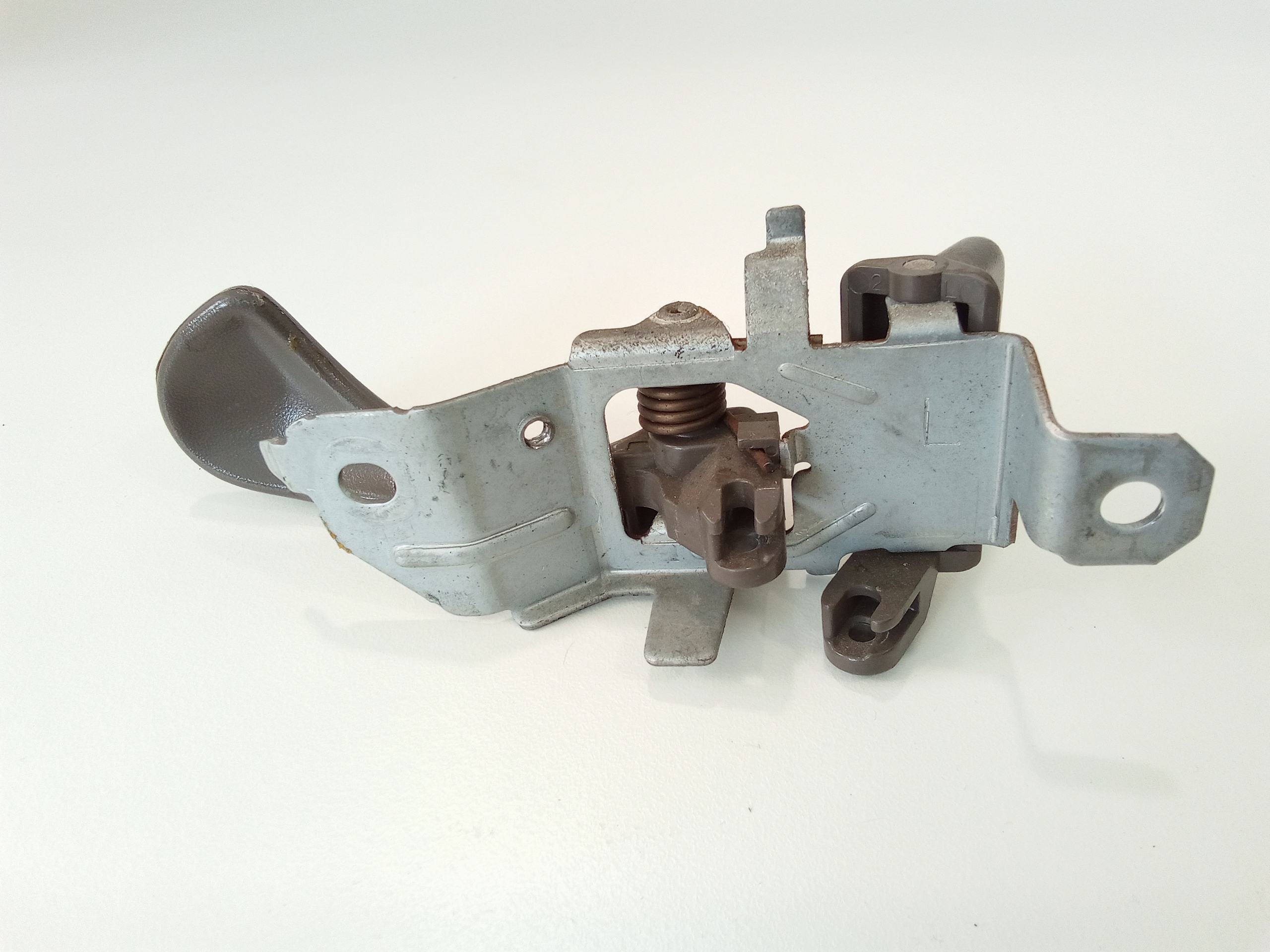 Maniglia interna Posteriore Sinistra per Mitsubishi Pajero Sport (1999 - In produzione)