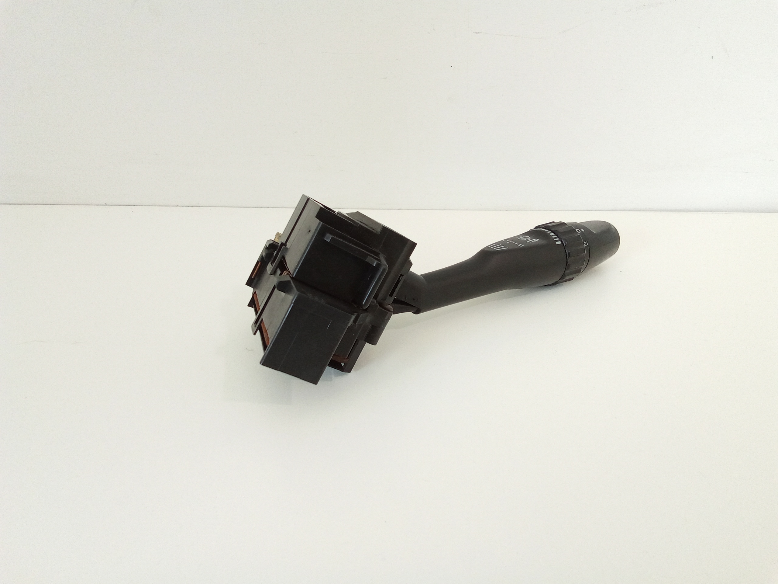 Devioluci destro per Mitsubishi Pajero Sport (1999 - In produzione)