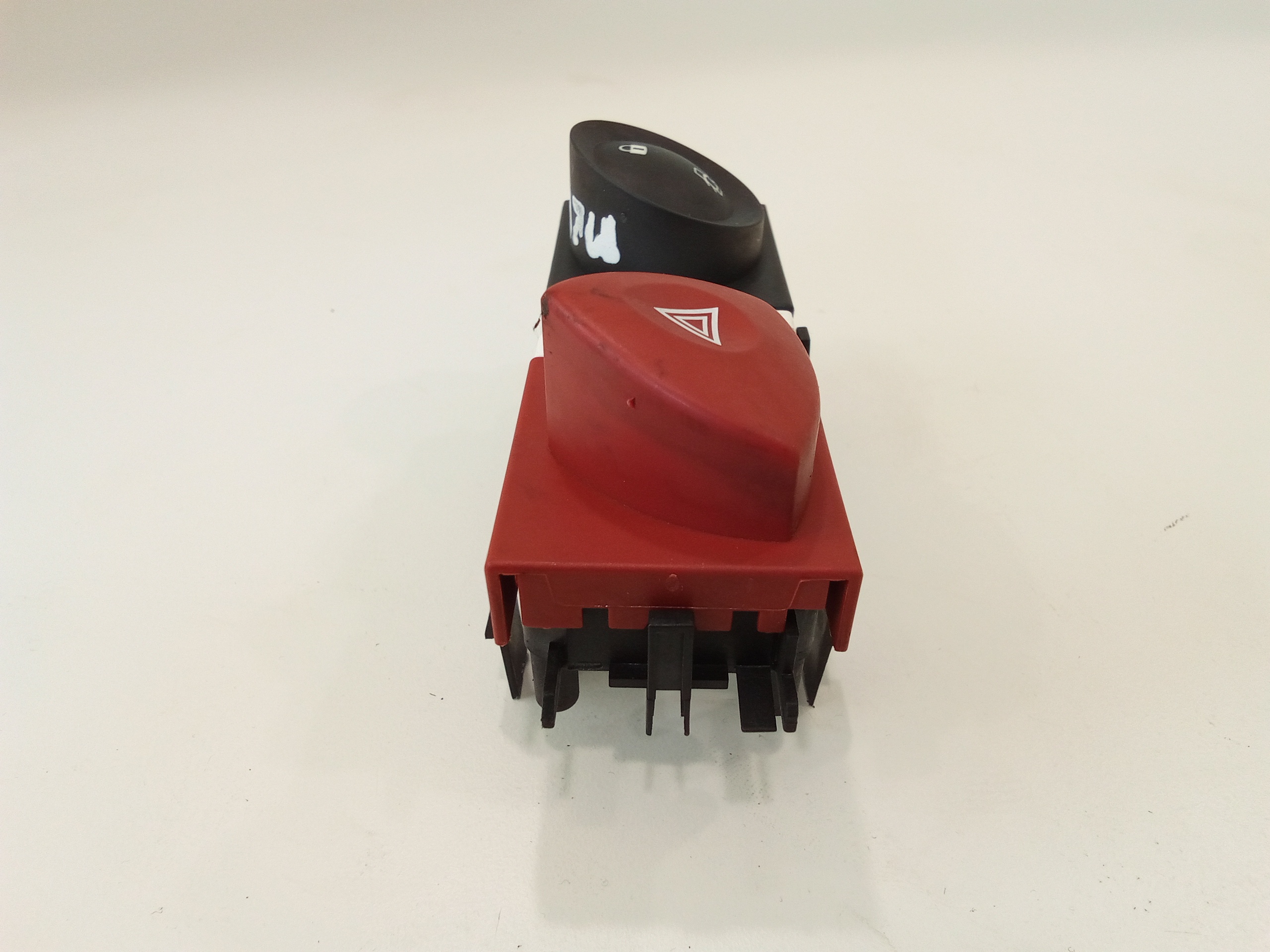 Pulsante luci di emergenza per Renault Megane Ll Grand Tour  (02>06) (2002 - 2006)