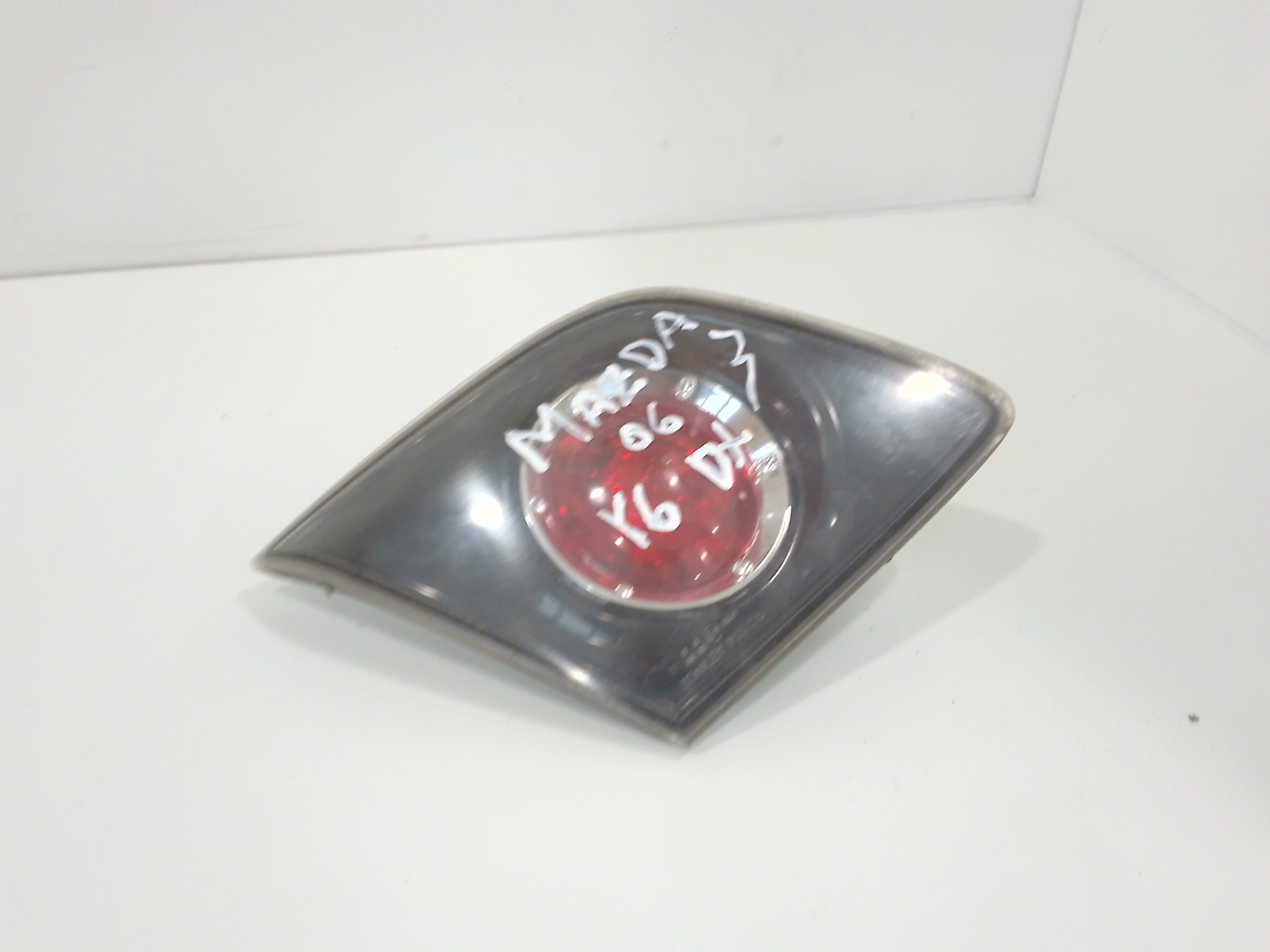 Stop Posteriore Destro Integrato nel Portello per Mazda 3 Berlina Serie (03>09) (2003 - 2009)