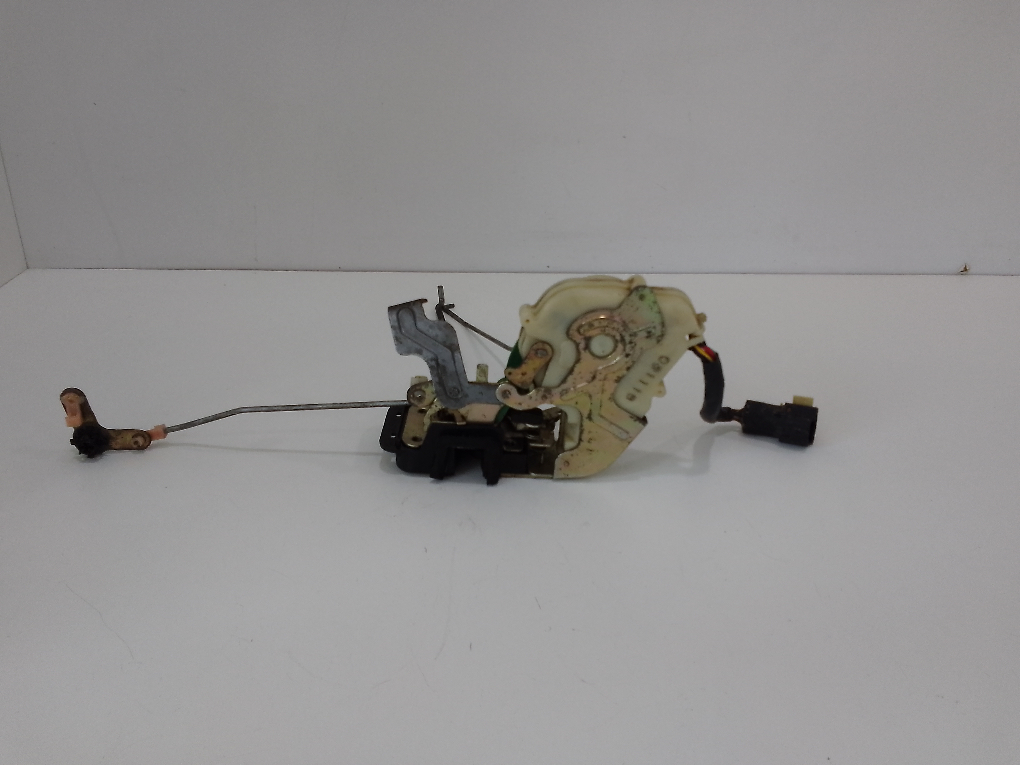 Serratura Anteriore Sinistra per Kia Sorento 1 Serie (2002 - 2006)