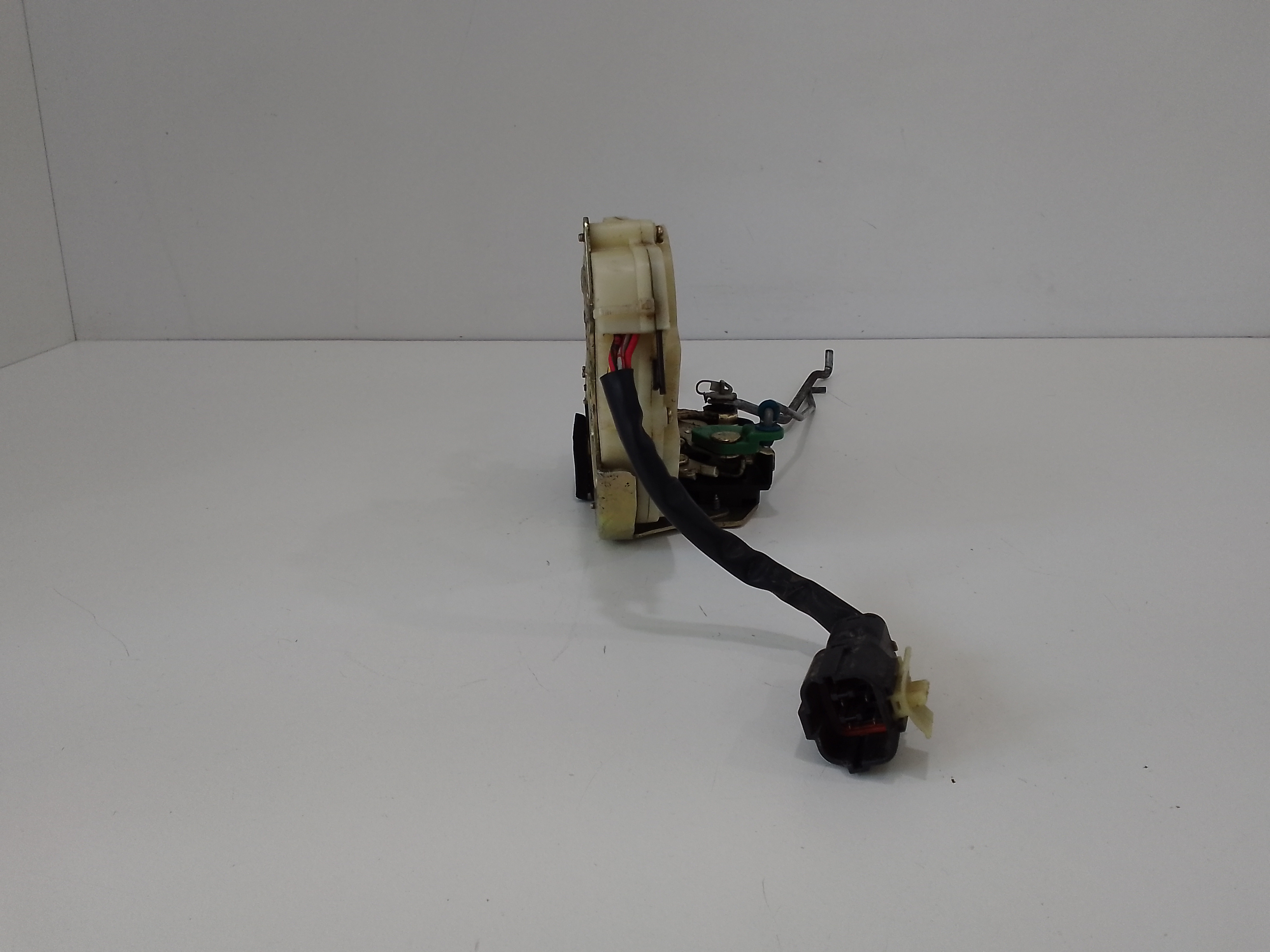 Serratura Anteriore Sinistra per Kia Sorento 1 Serie (2002 - 2006)