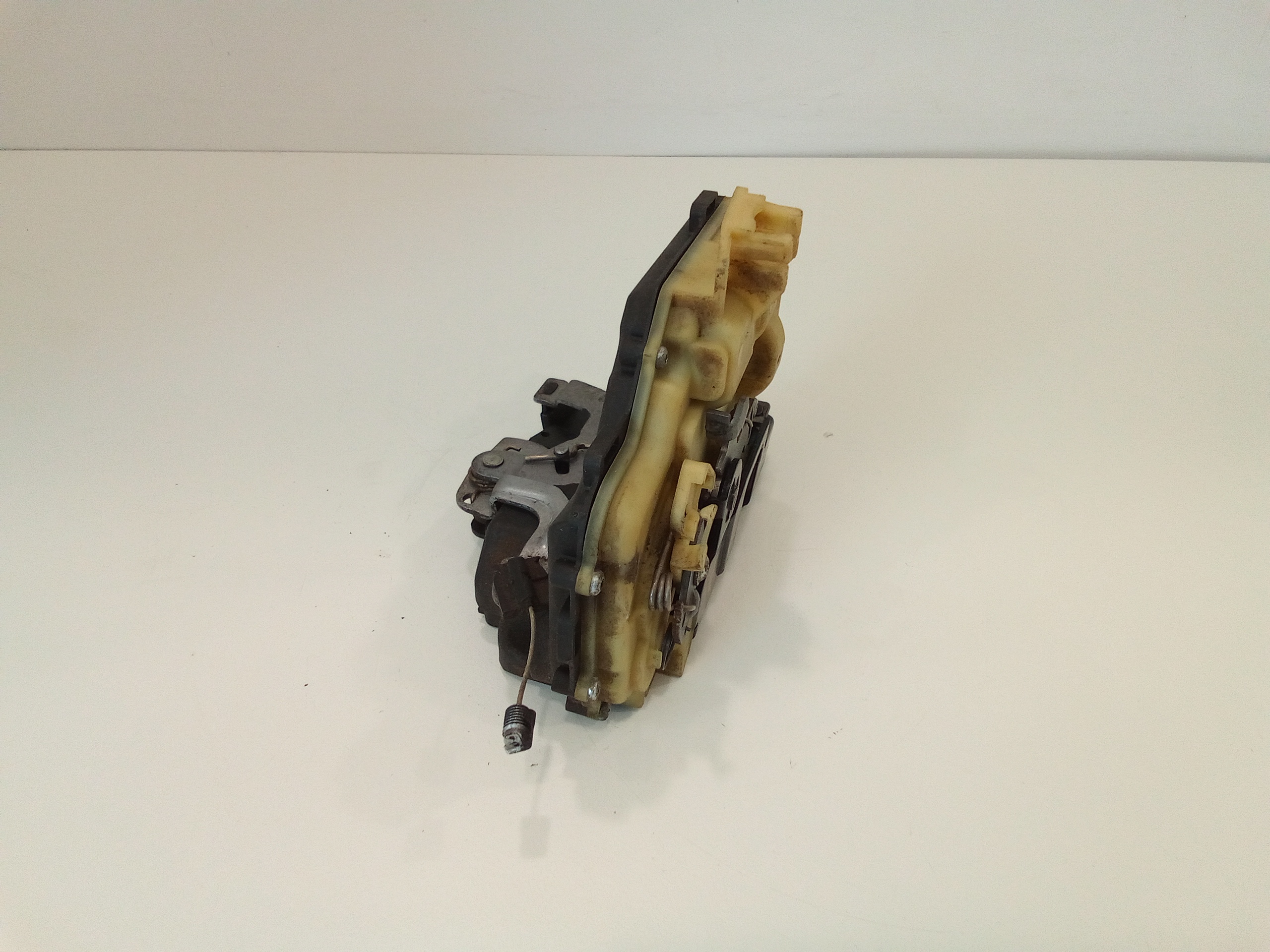 Serratura Anteriore Sinistra per Volkswagen Polo 4 Serie (2001 - 2009)