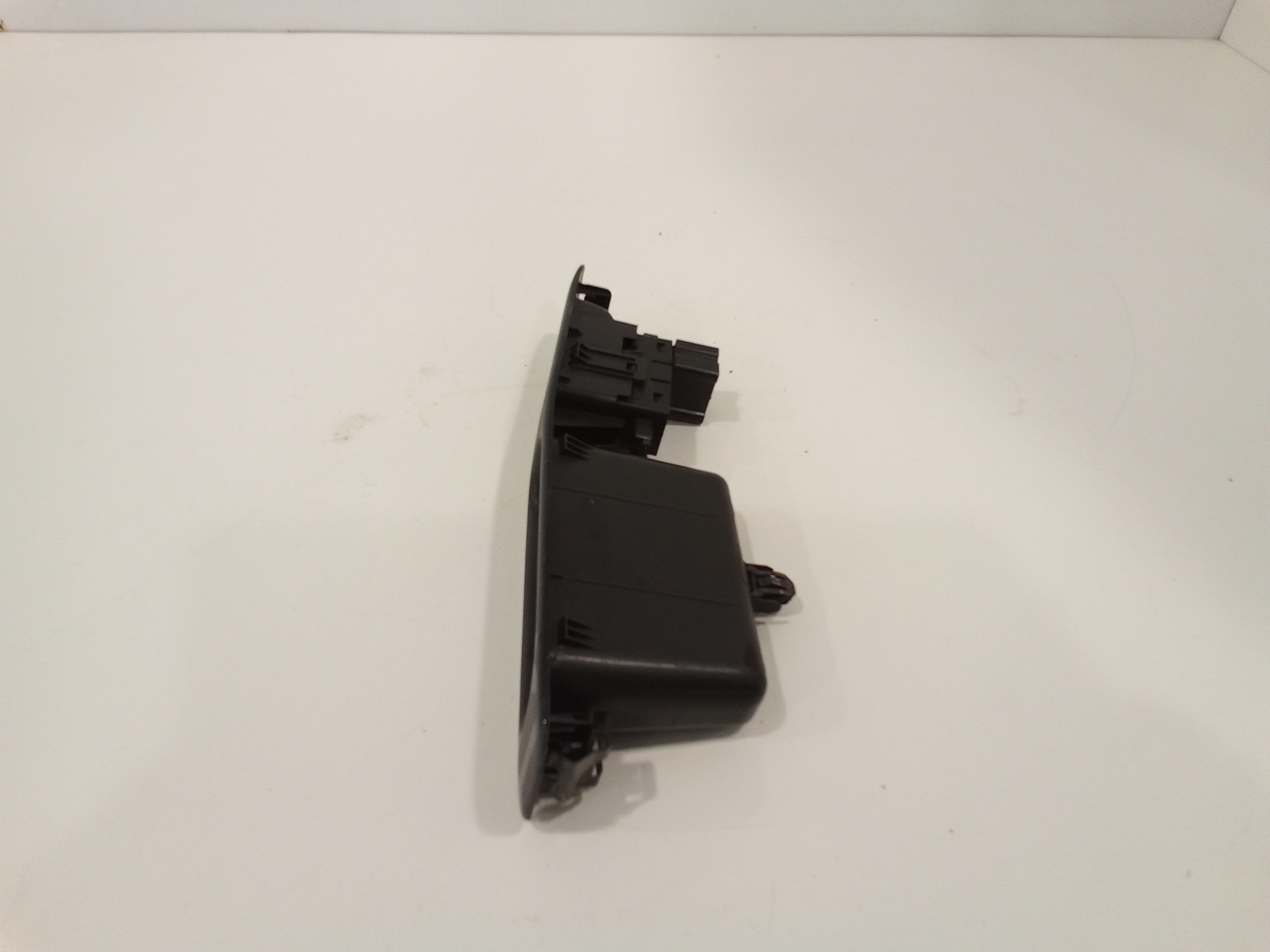 Pulsantiera Posteriore Destra per Nissan Qashqai 1 Serie (2006 - 2009)