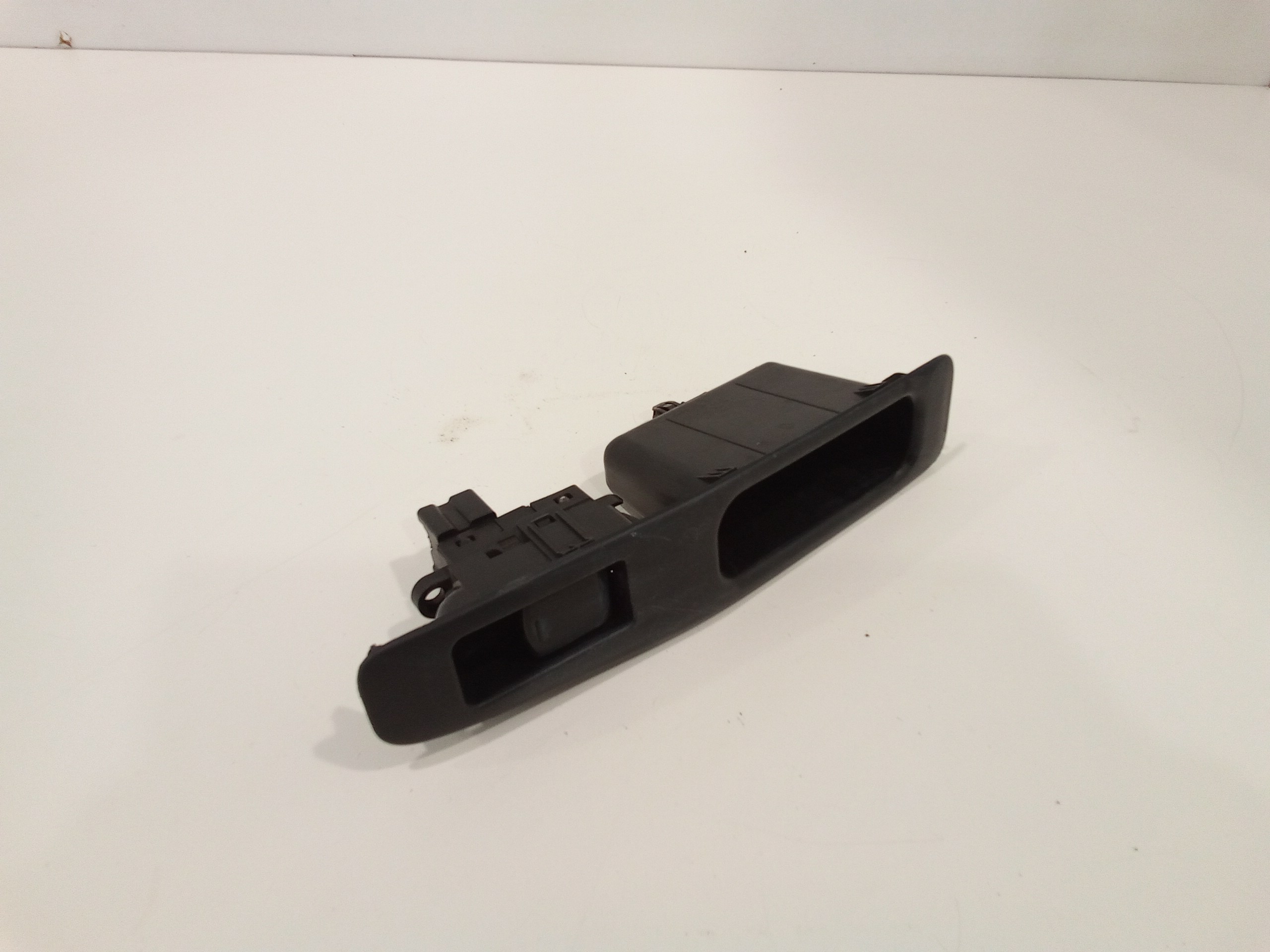 Pulsantiera Posteriore Destra per Nissan Qashqai 1 Serie (2006 - 2009)