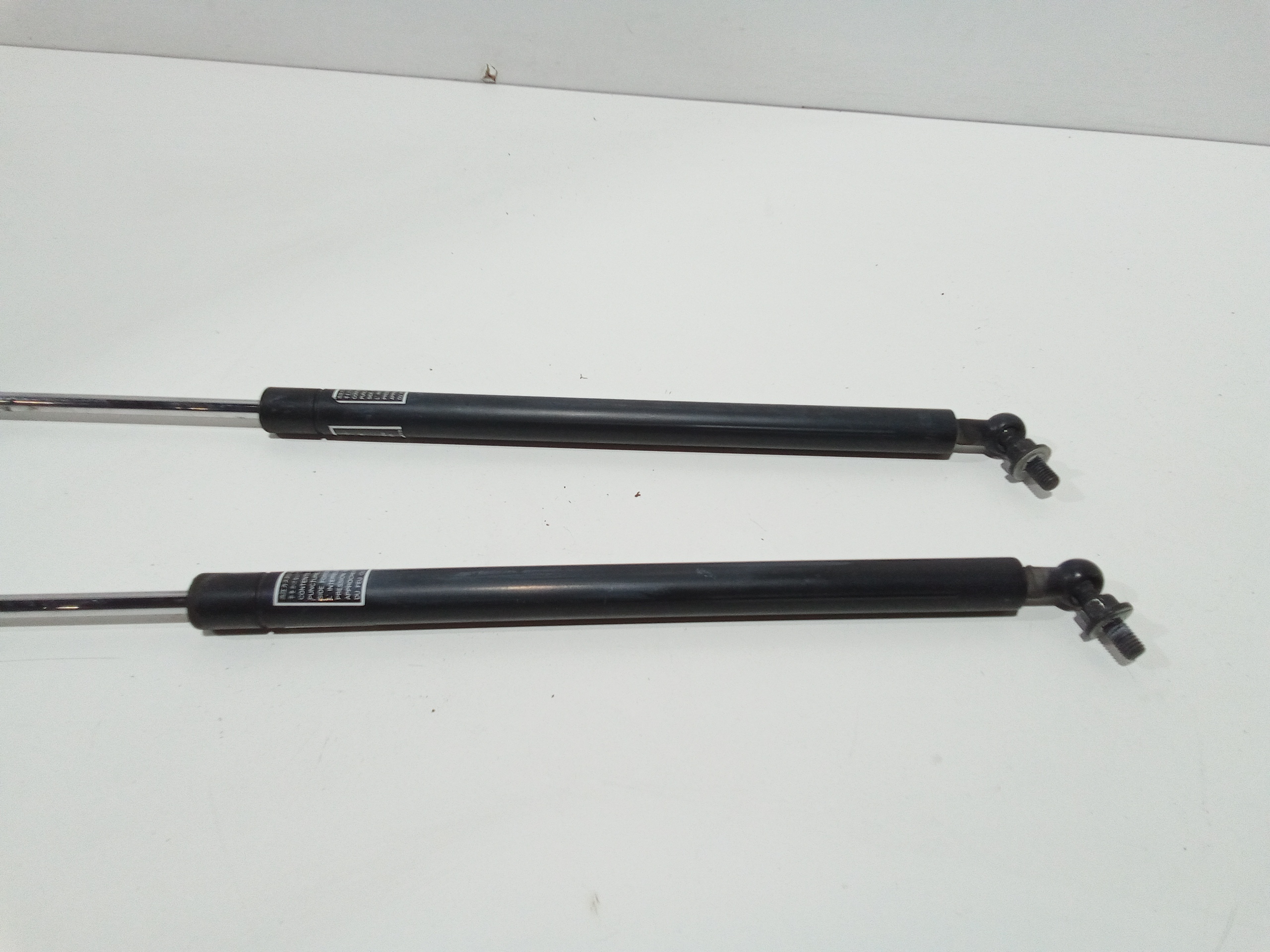 Pistoncini cofano ant per Subaru Forester SH (2008 - 2011)