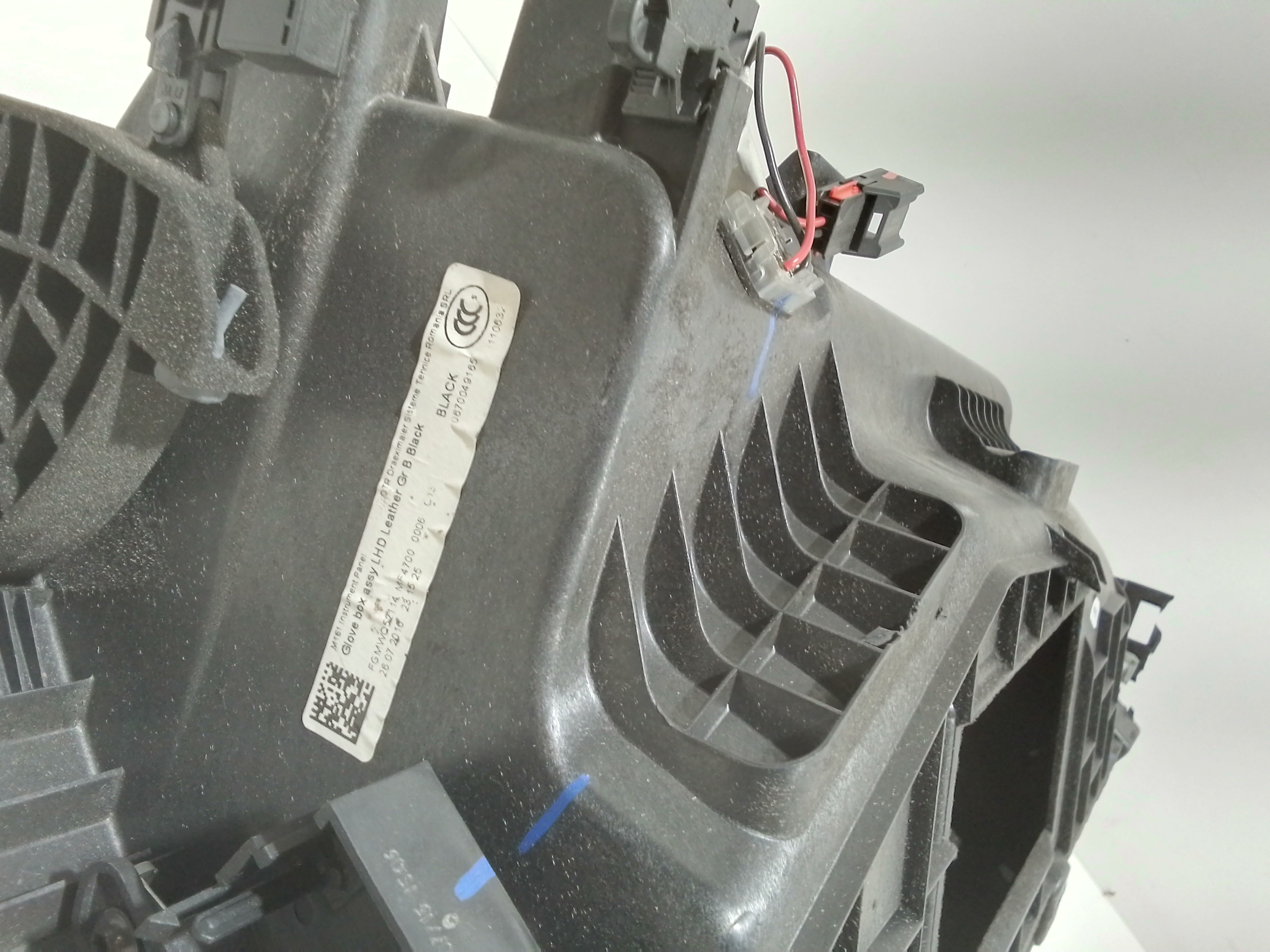 Cassetto porta oggetti per Maserati Levante Serie (16>) (2016 - In produzione)