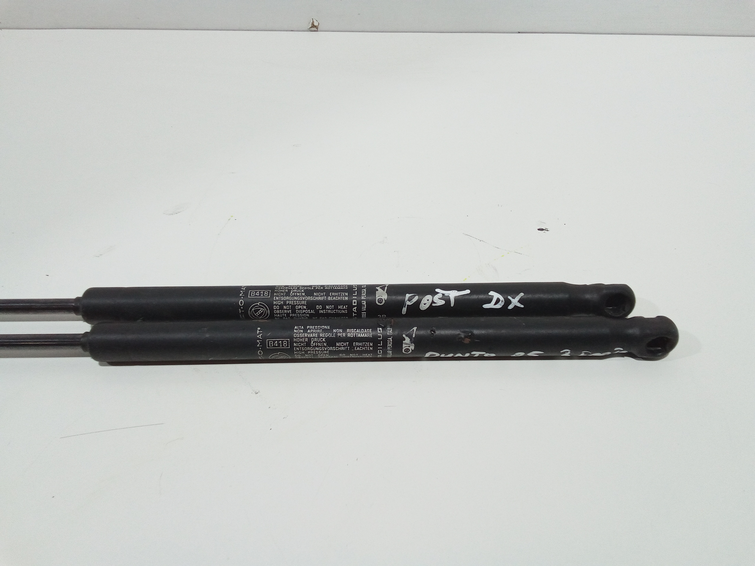 Pistoncini cofano Post. per Fiat Punto Berlina 3p 3 Serie (2003 - In produzione)