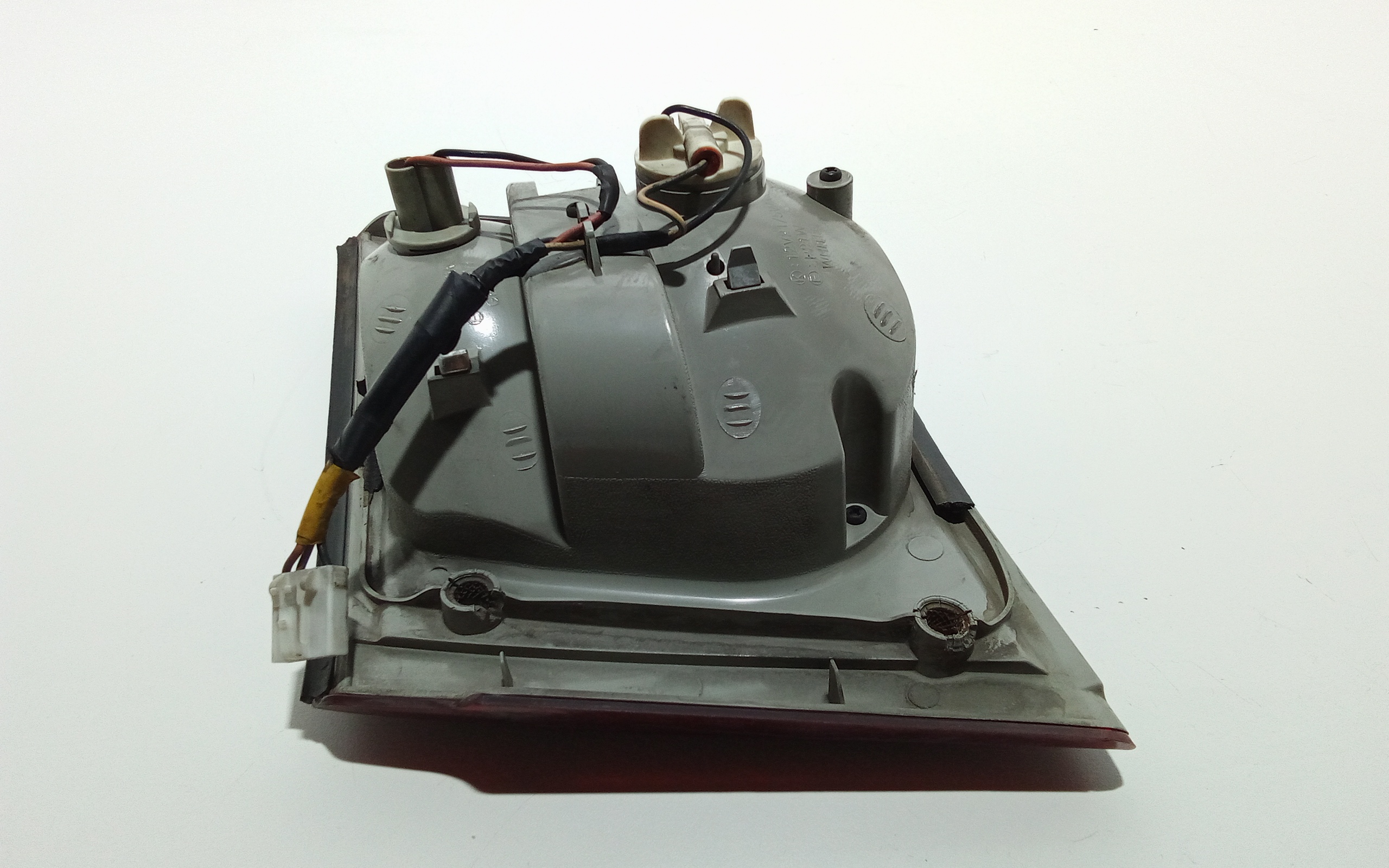 Stop Posteriore Sinistro Integrato nel Portello per Kia Carens 1 Serie (2002 - 2006)