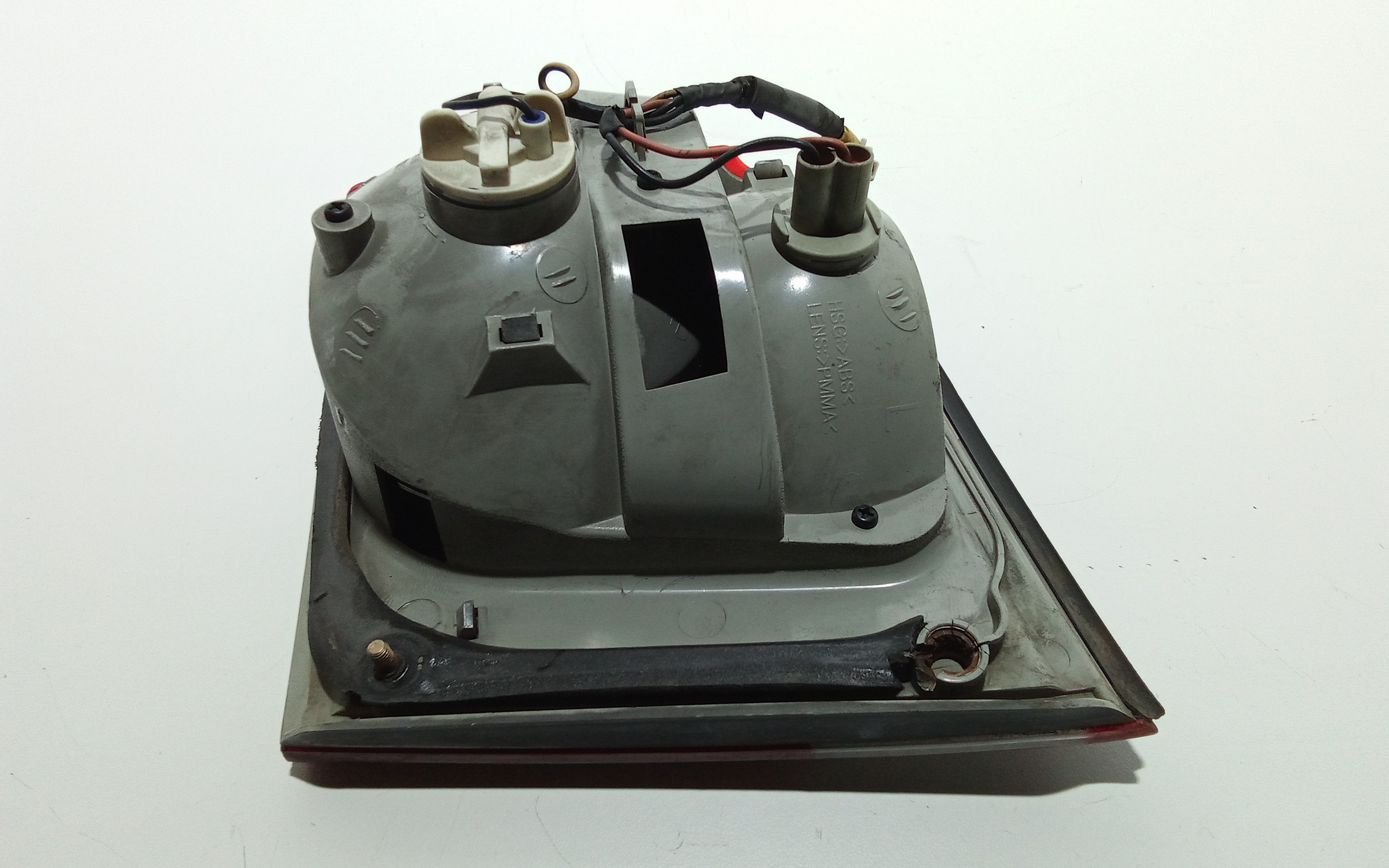 Stop Posteriore Sinistro Integrato nel Portello per Kia Carens 1 Serie (2002 - 2006)