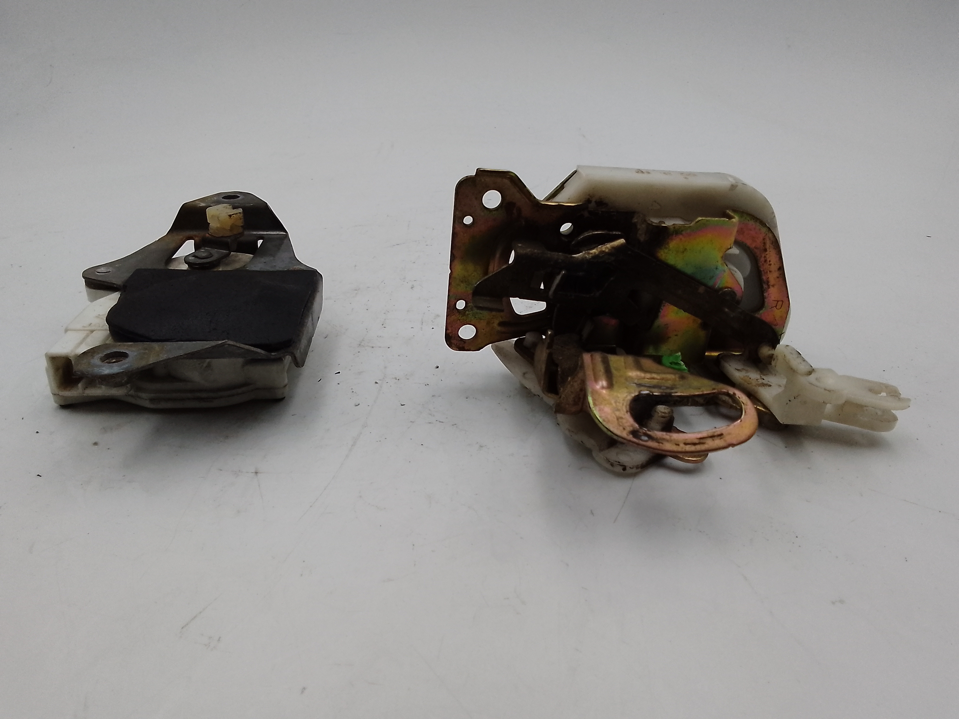 Serratura Posteriore destra per Mitsubishi Pajero Sport (1999 - In produzione)