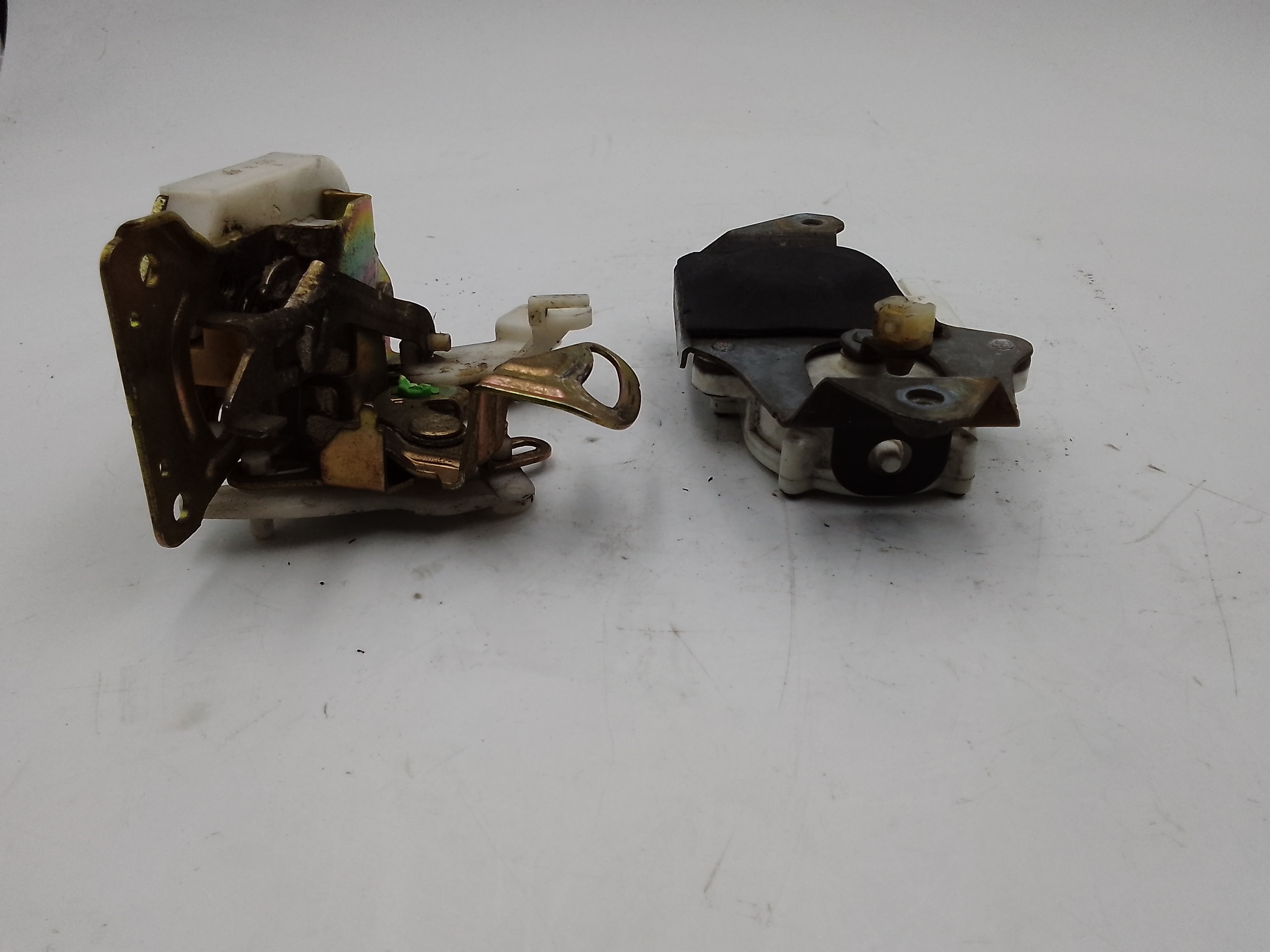 Serratura Posteriore destra per Mitsubishi Pajero Sport (1999 - In produzione)