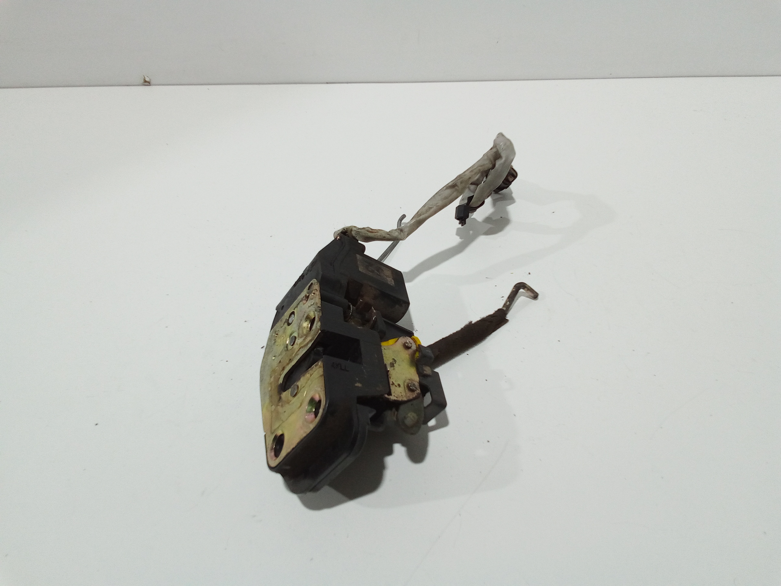 Serratura Anteriore Destra per Kia Carens 1 Serie (2002 - 2006)