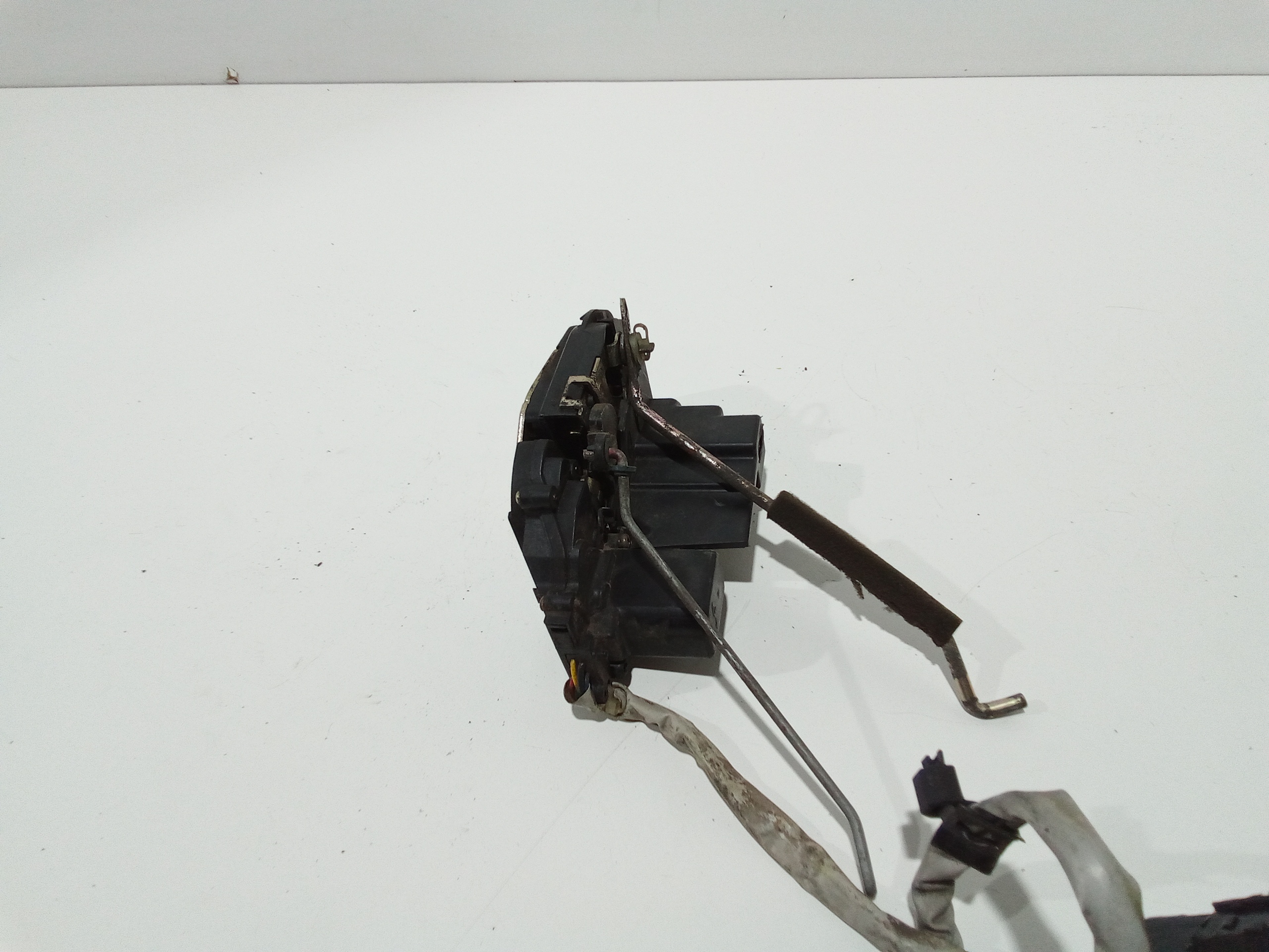 Serratura Anteriore Destra per Kia Carens 1 Serie (2002 - 2006)