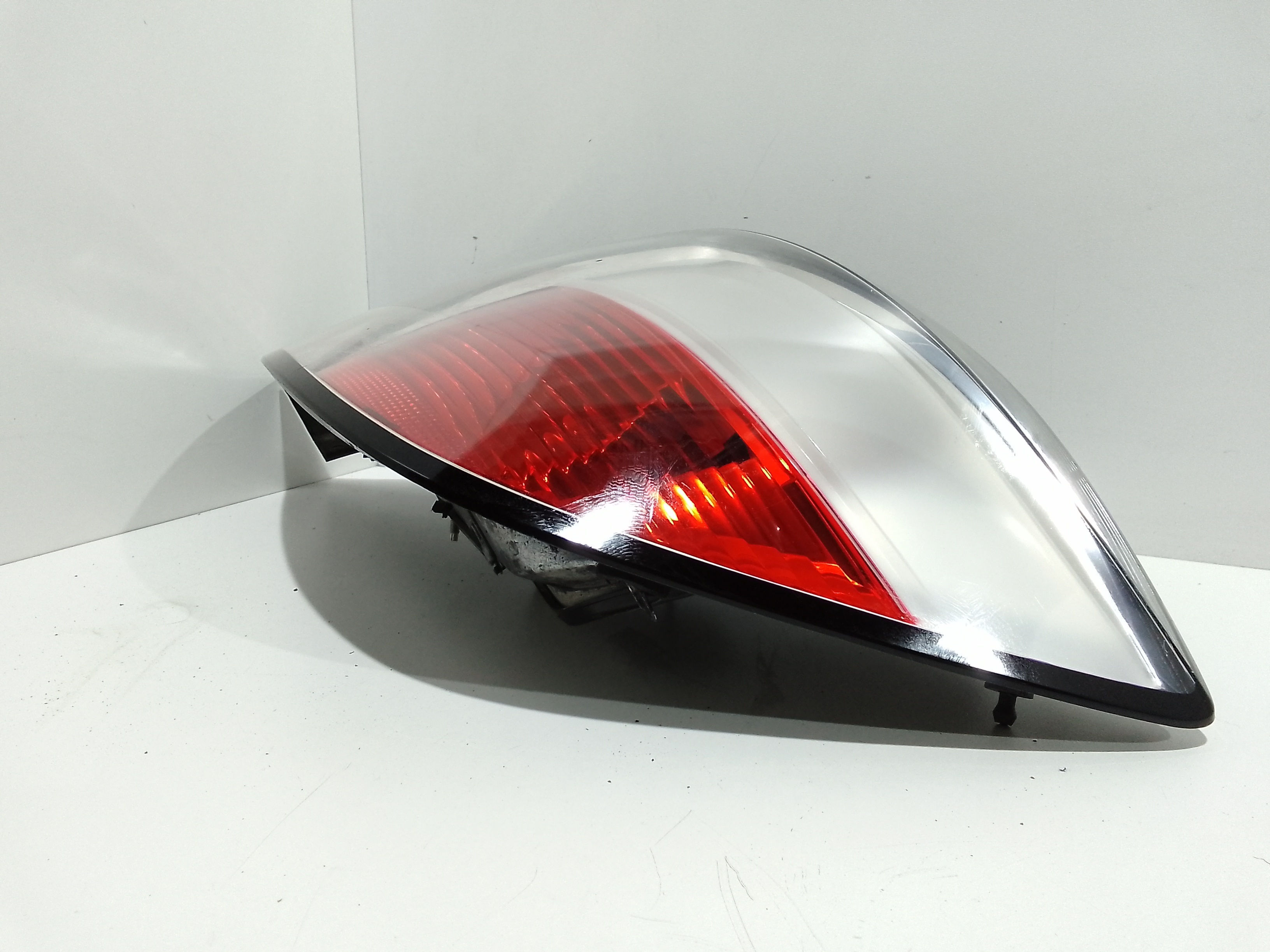 Stop fanale posteriore Destro Passeggero per Opel Astra H Berlina (2004 - 2007)