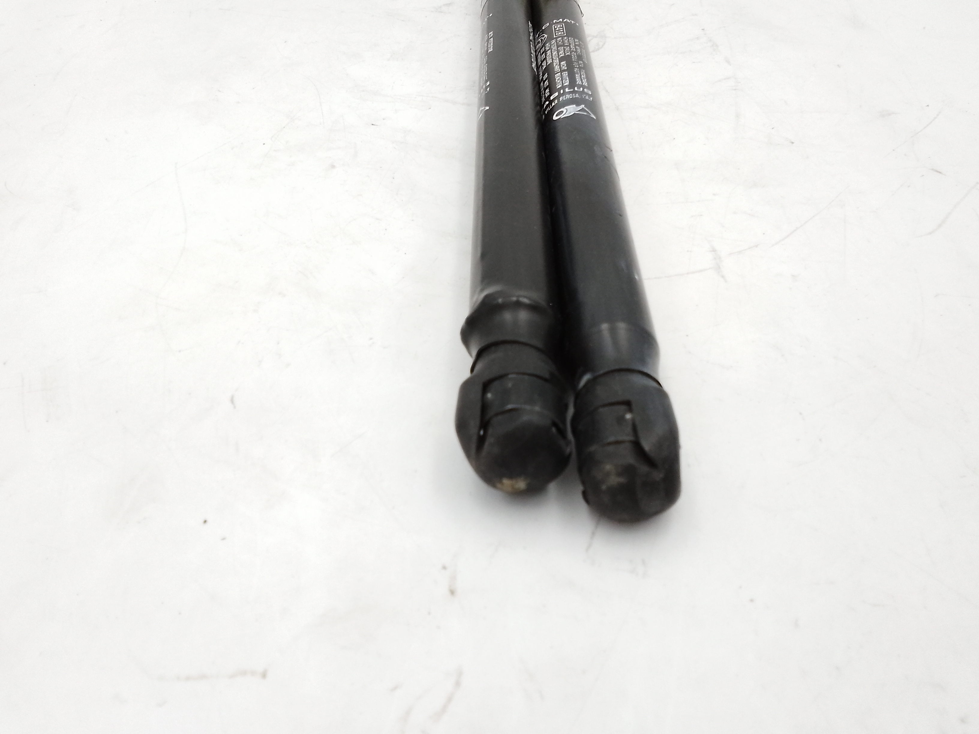 Pistoncini cofano Post. per Alfa Romeo Mito Serie (955_) (08>) (2008 - In produzione)