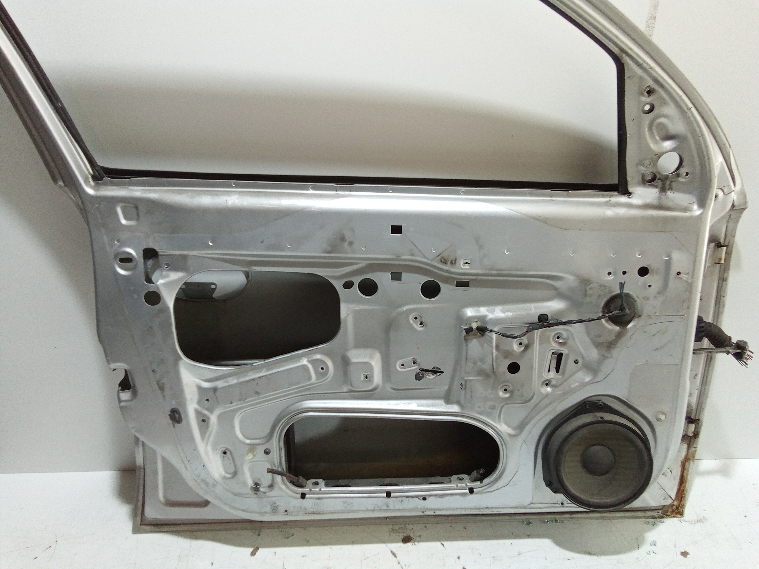 Portiera Anteriore Sinistra per Opel Corsa C 5p 2 Serie (2003 - 2006)