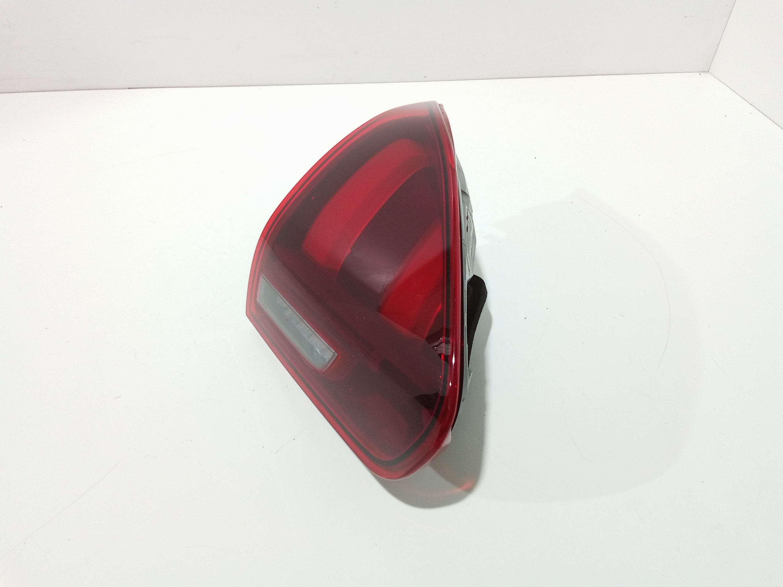 Stop posteriore destro a led integrato nel portello per Peugeot 2008 1 Serie (2013 - In produzione)