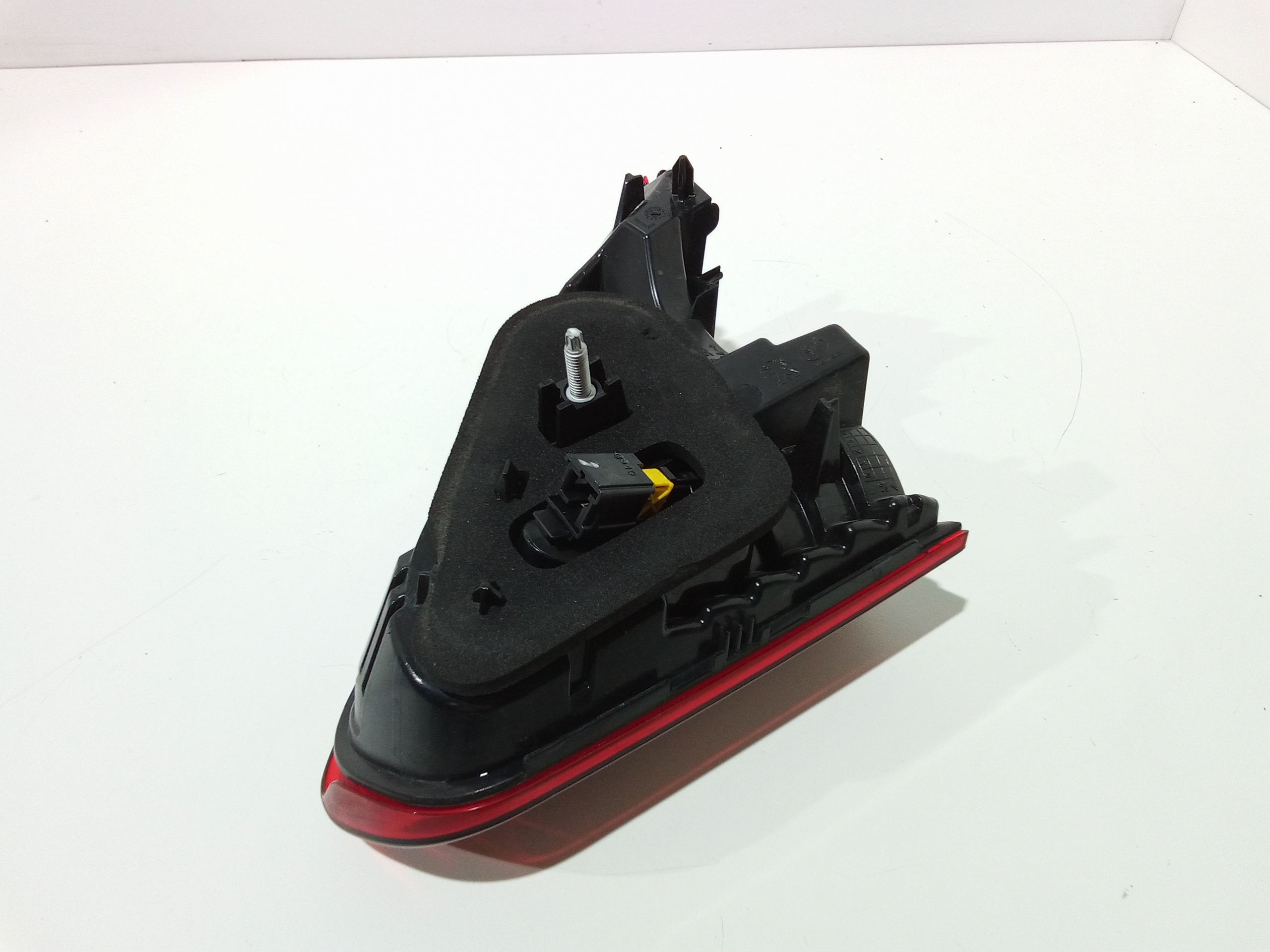 Stop posteriore destro a led integrato nel portello per Peugeot 2008 1 Serie (2013 - In produzione)