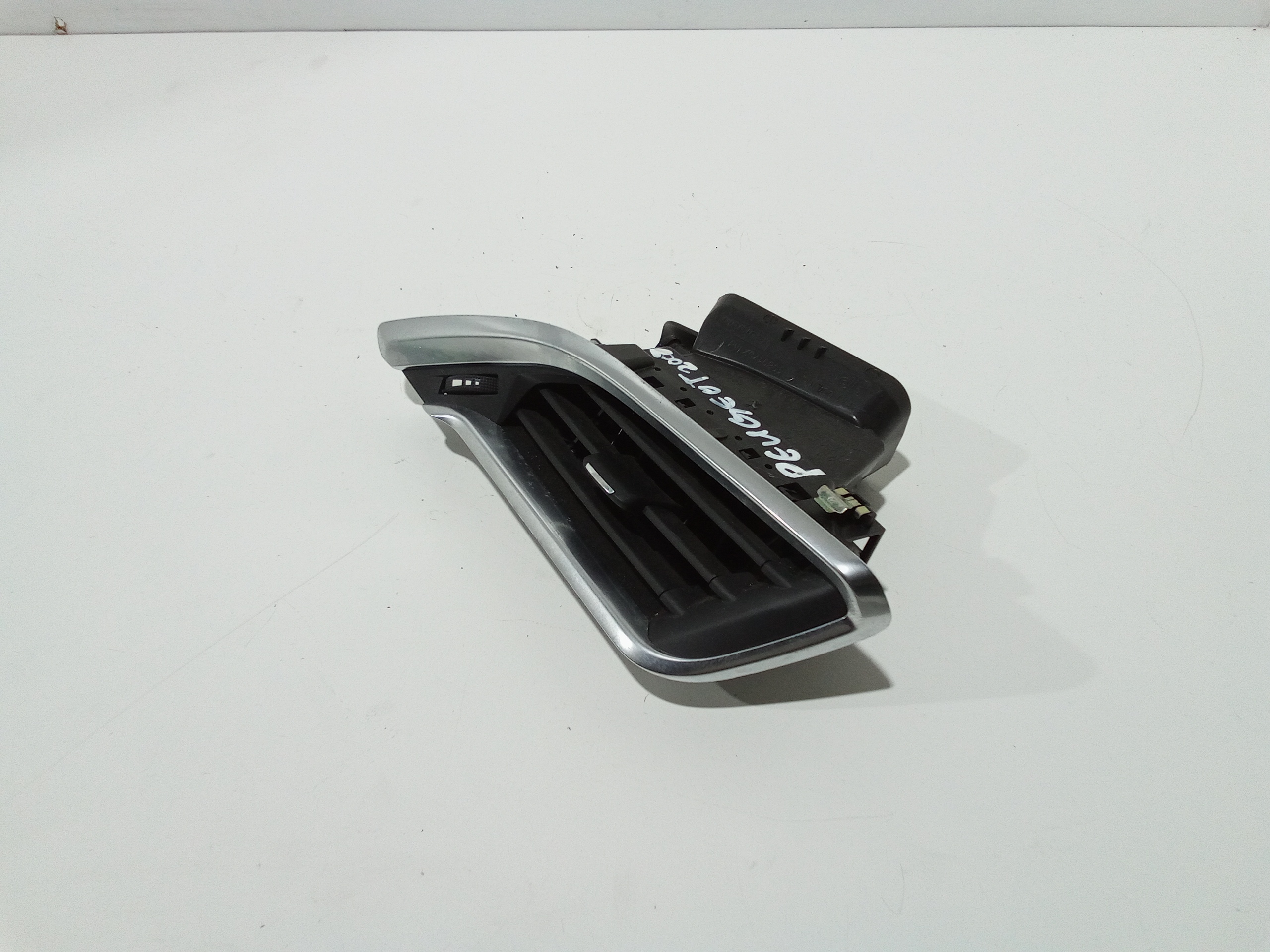 Bocchetta aria cruscotto lato passeggero per Peugeot 2008 1 Serie (2013 - In produzione)