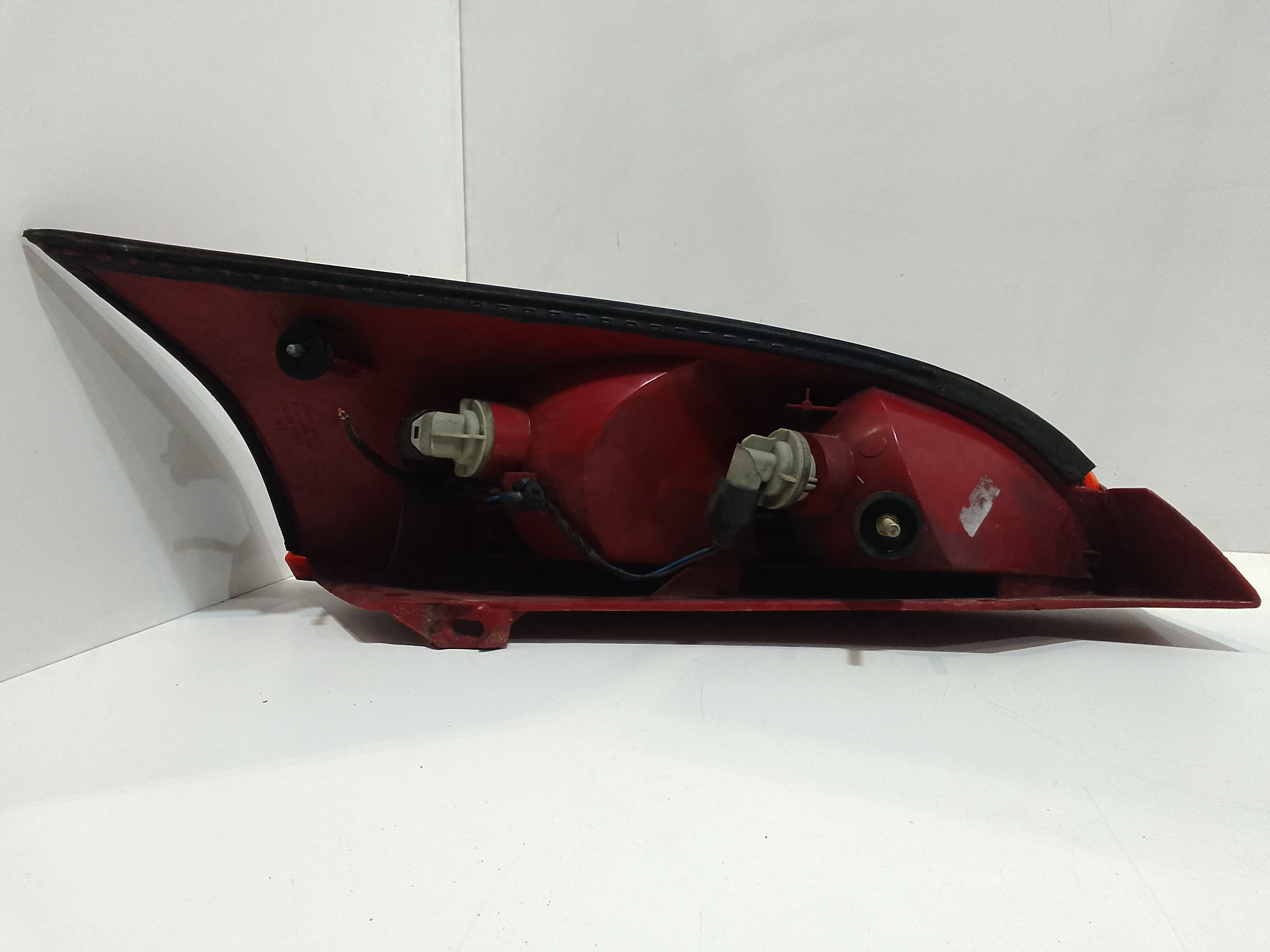 Stop fanale Posteriore sinistro lato Guida per Ford Focus Berlina 2 Serie (2001 - 2004)