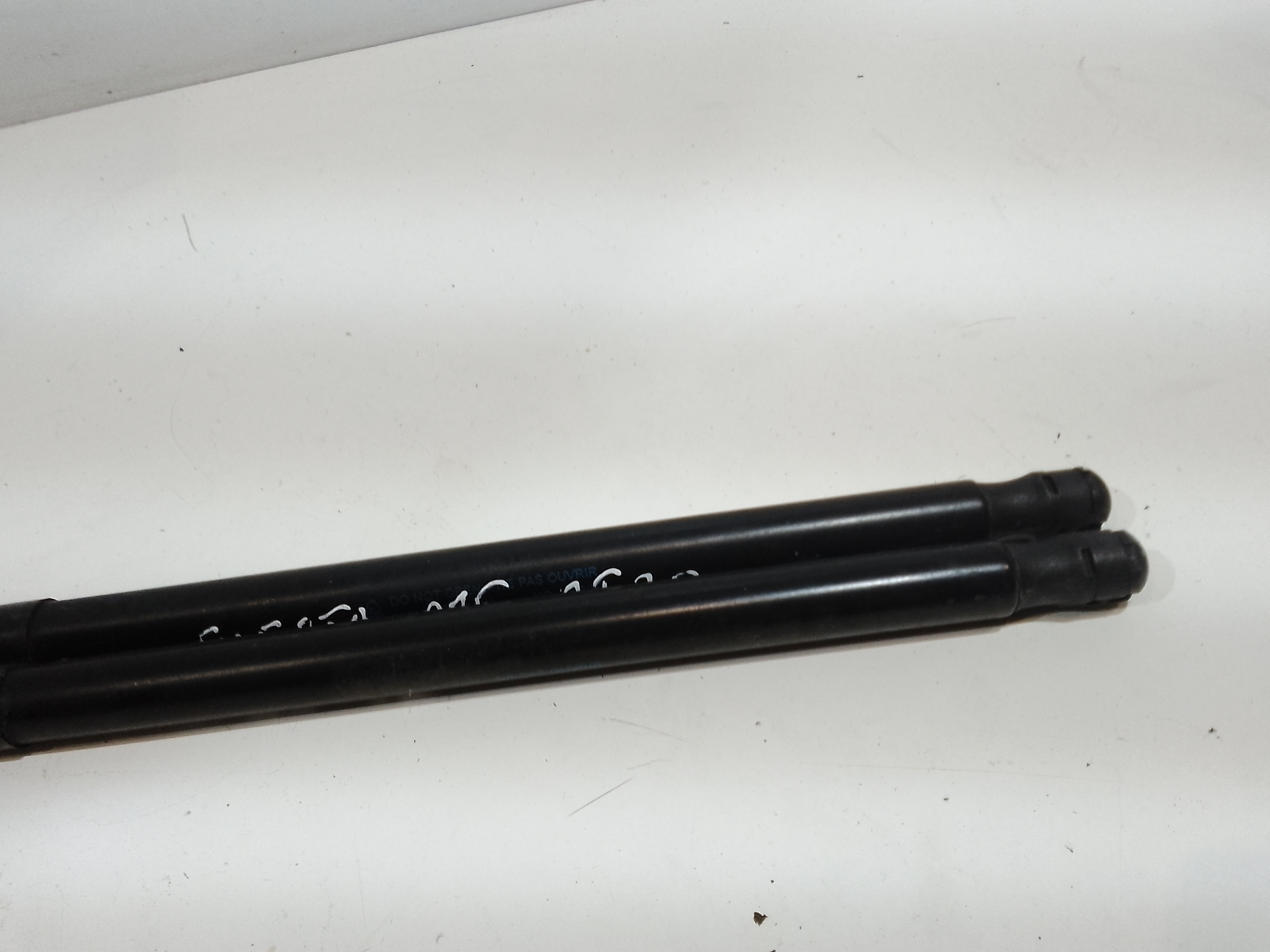 Pistoncini cofano Post. per Ford Fiesta 6 Serie (2008 - 2017)