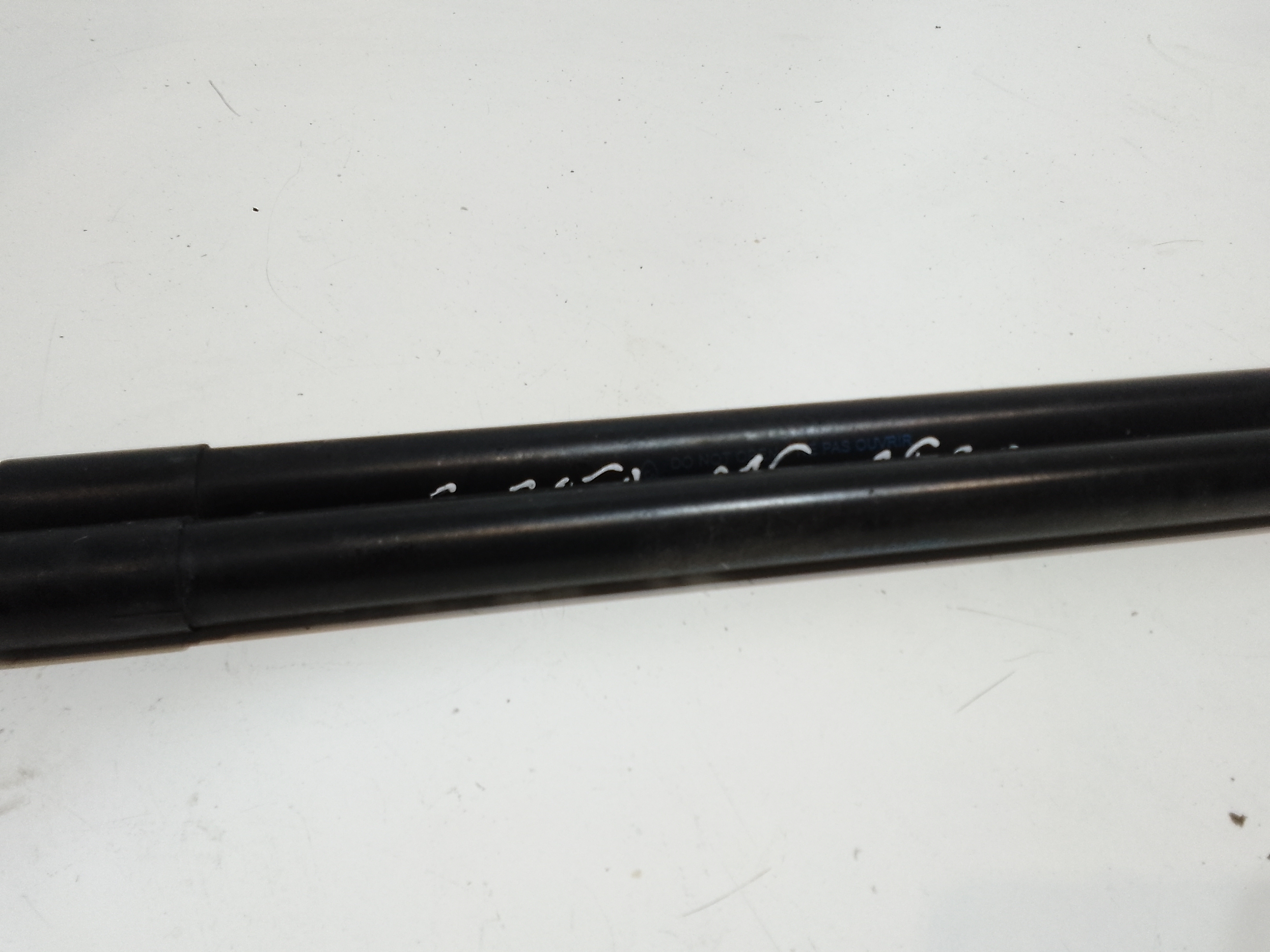 Pistoncini cofano Post. per Ford Fiesta 6 Serie (2008 - 2017)