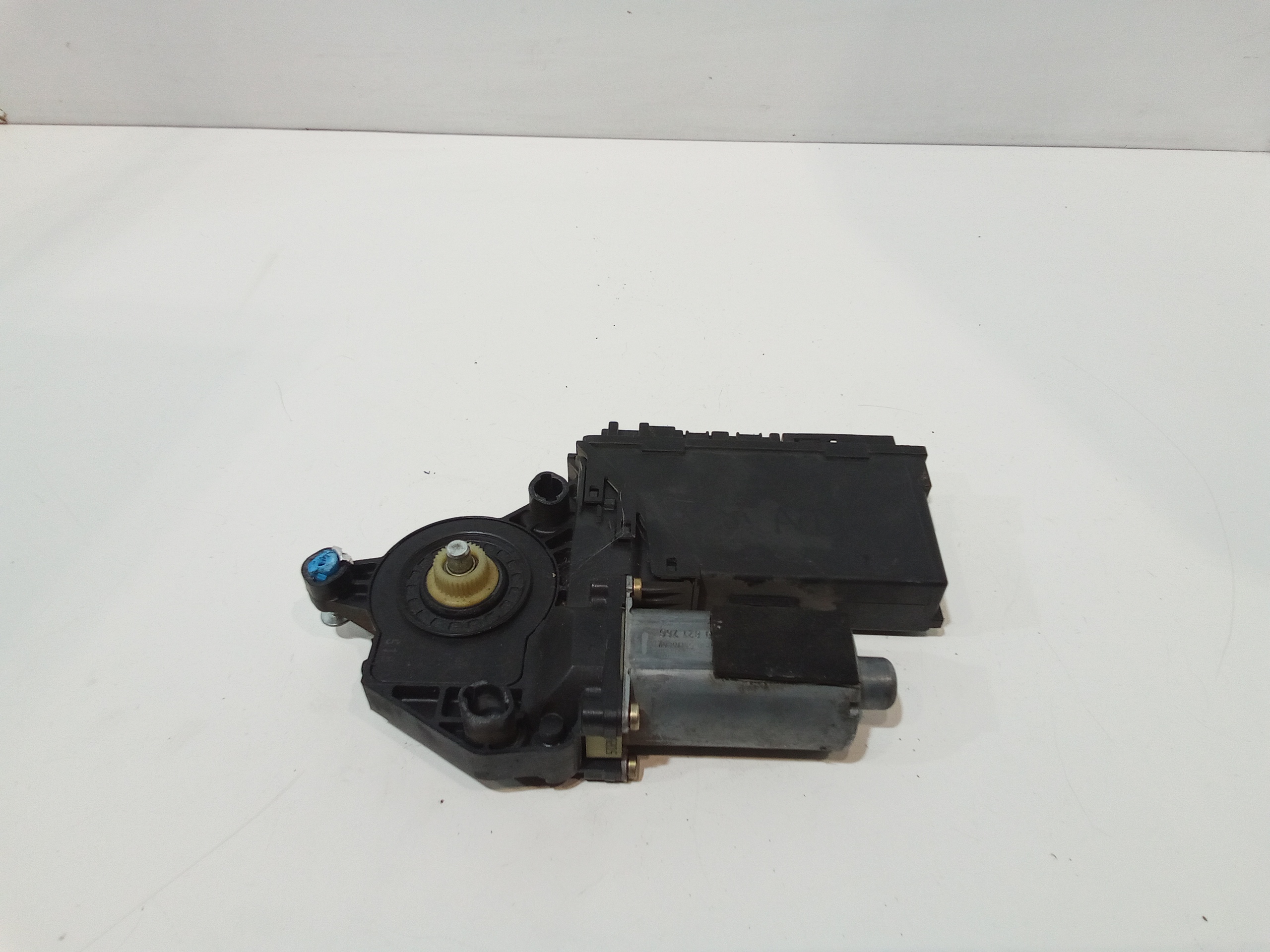 Motorino Alzavetro posteriore destra per Audi A2 Serie (8z0) (00>05) (2000 - 2005)