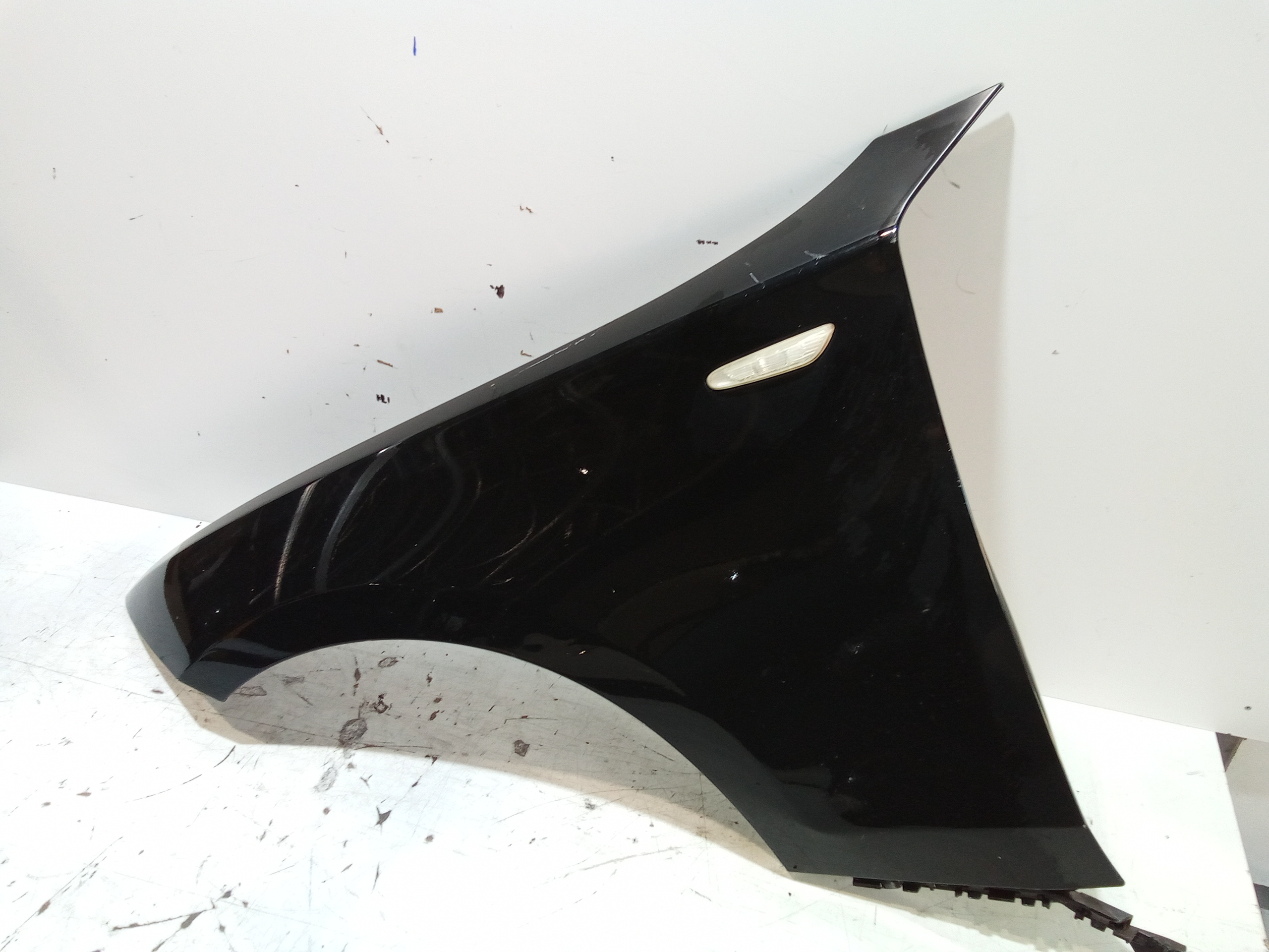 Parafango Anteriore Sinistro per Bmw Serie 1 Serie (e87) (04>07) (2004 - 2007)