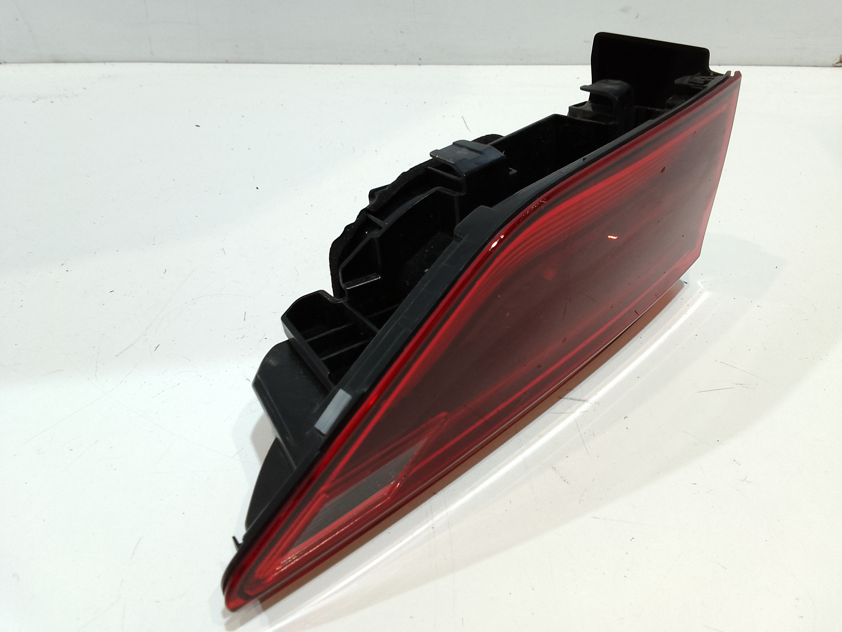 Stop posteriore sinistro a led integrato nel portello per Volkswagen Golf Serie Viii (19>) (2019 - In produzione)