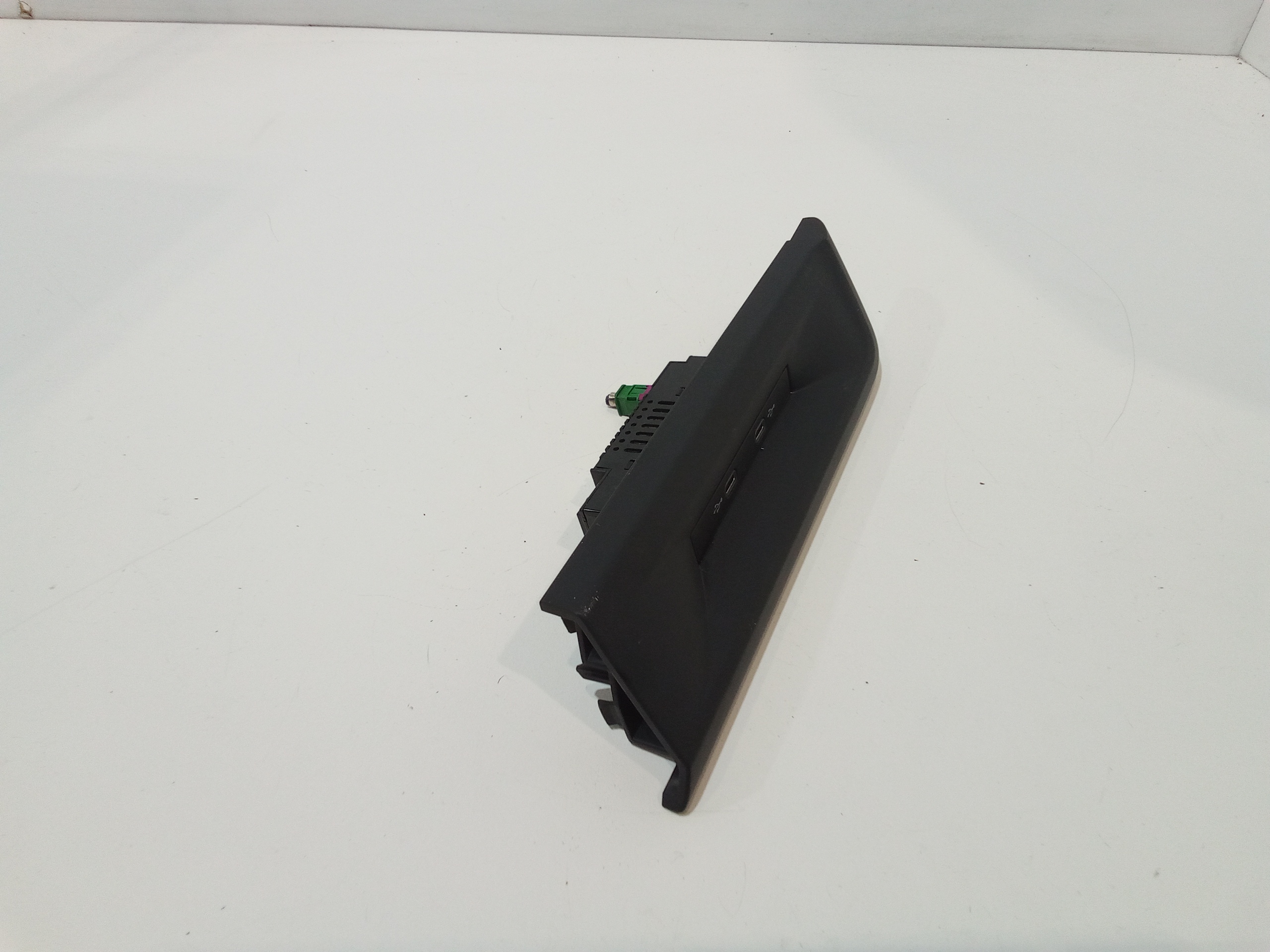 Porta USB per Volkswagen Golf Serie Viii (19>) (2019 - In produzione)