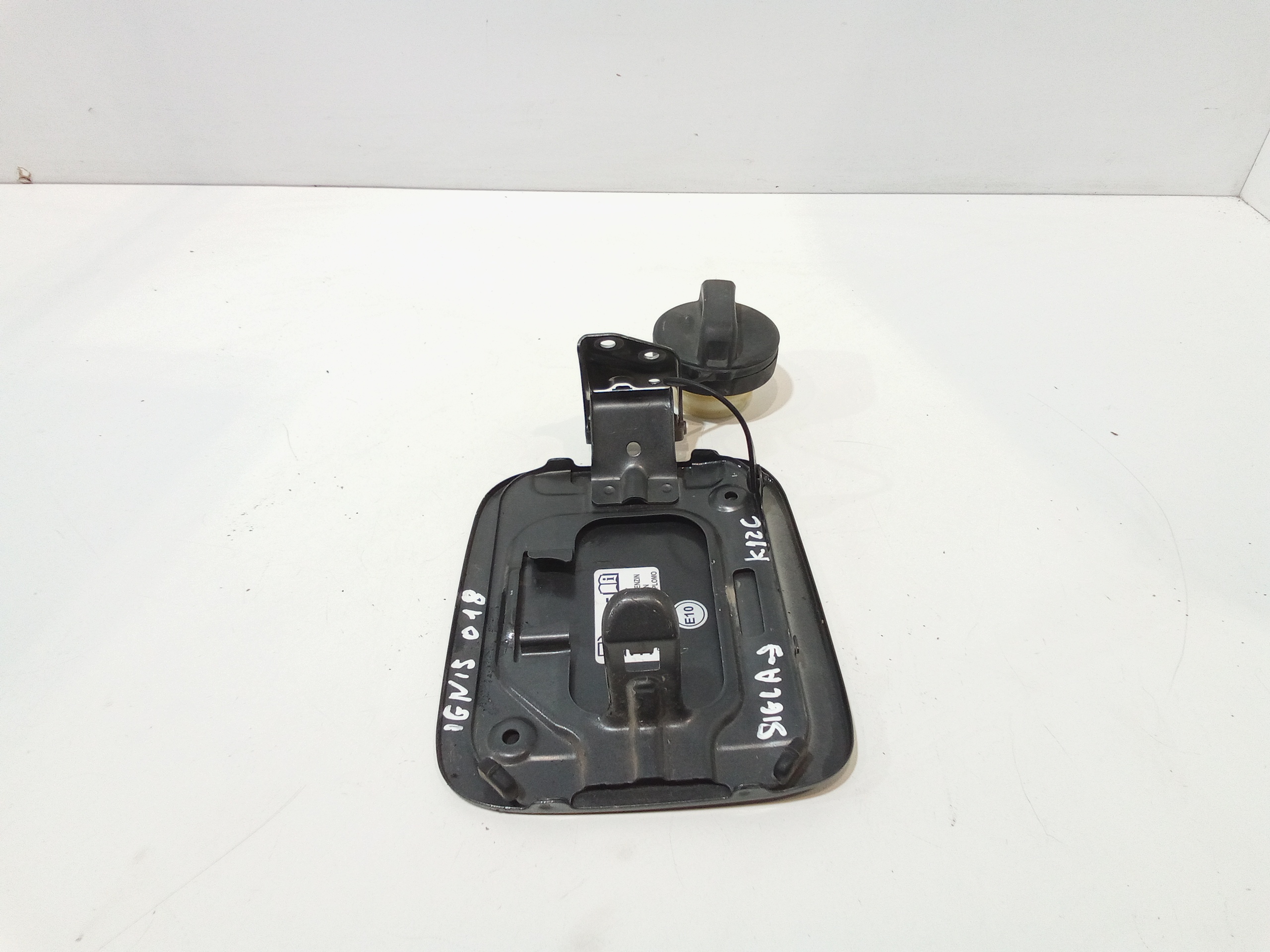 Sportellino Carburante per Suzuki Ignis Serie (/mf) (17>) (2017 - In produzione)