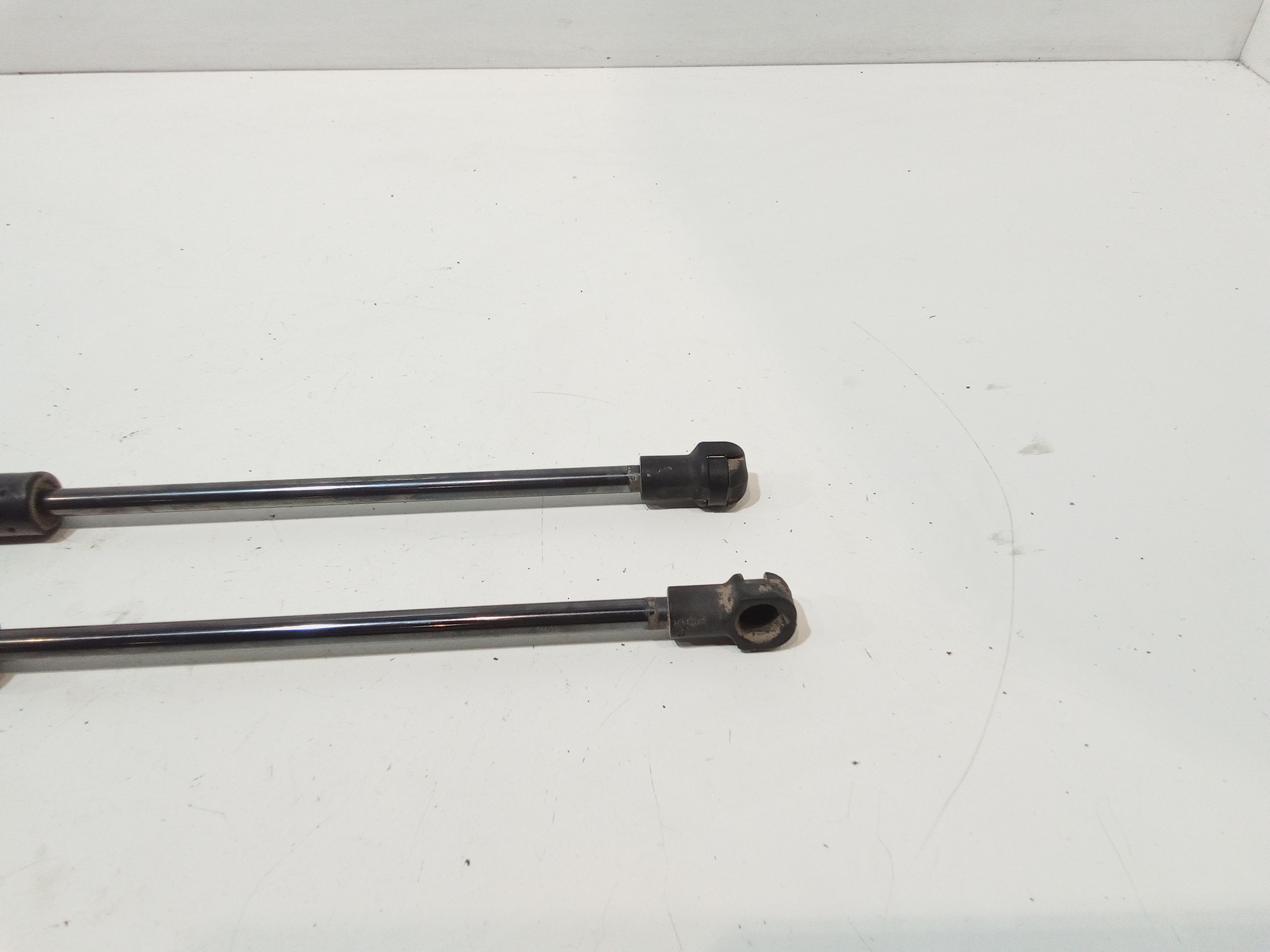 Pistoncini cofano Post. per Suzuki Ignis Serie (/mf) (17>) (2017 - In produzione)