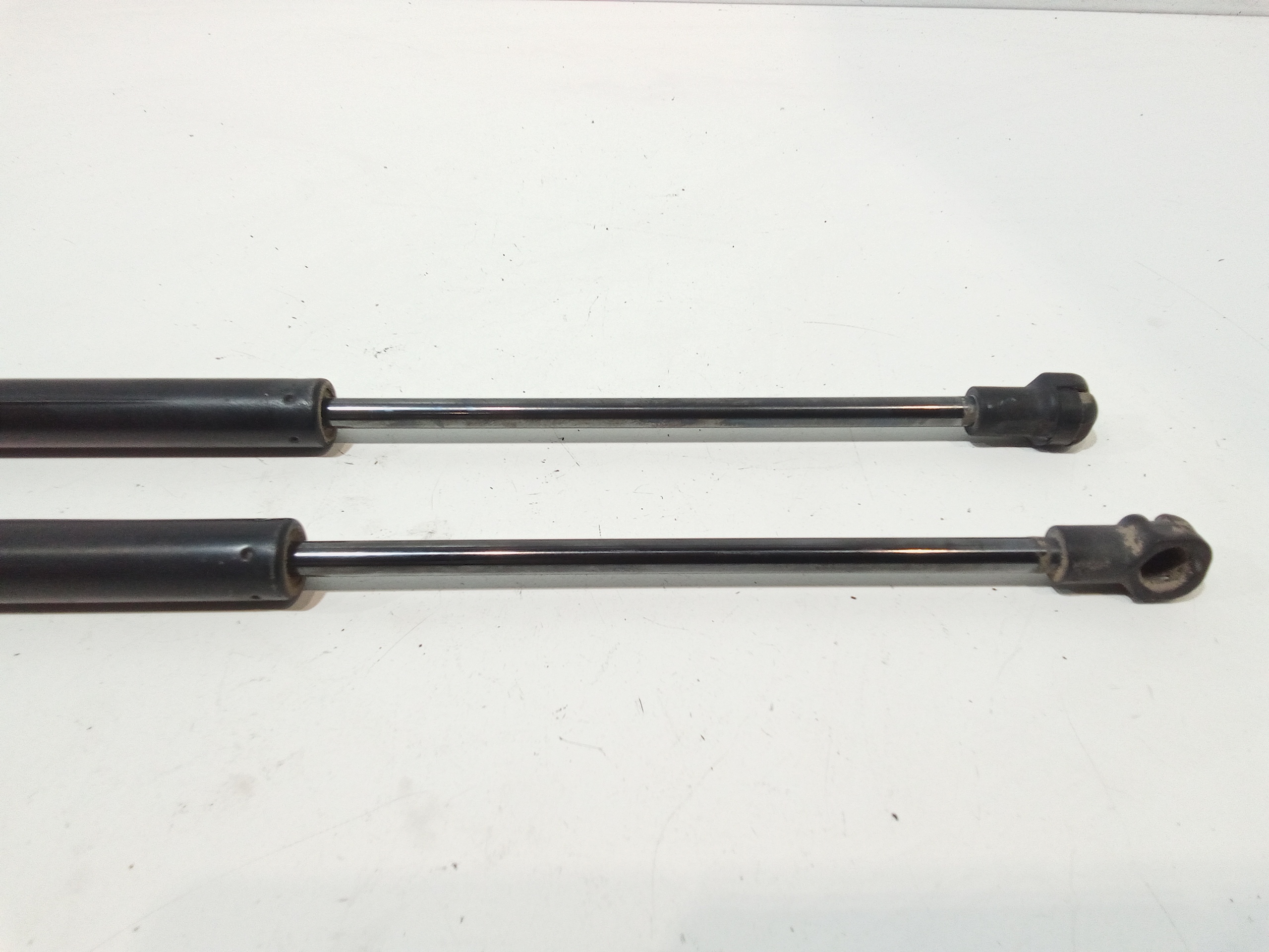 Pistoncini cofano Post. per Suzuki Ignis Serie (/mf) (17>) (2017 - In produzione)