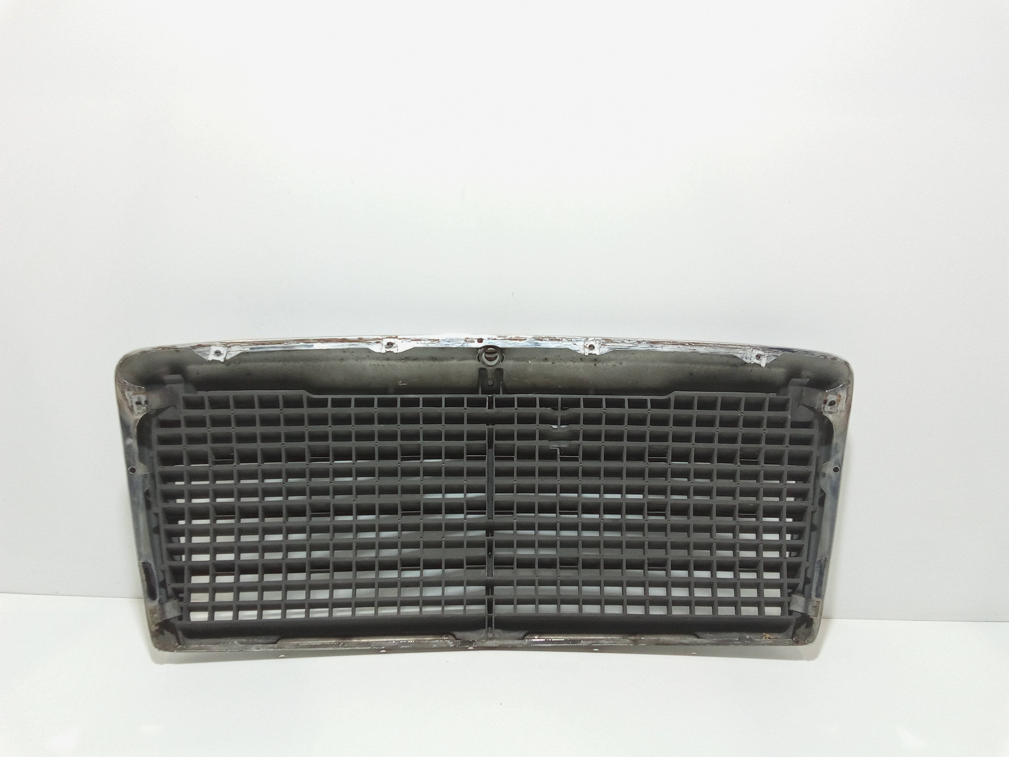 Mascherina anteriore per Mercedes Classe E W124 (1993 - 1997)