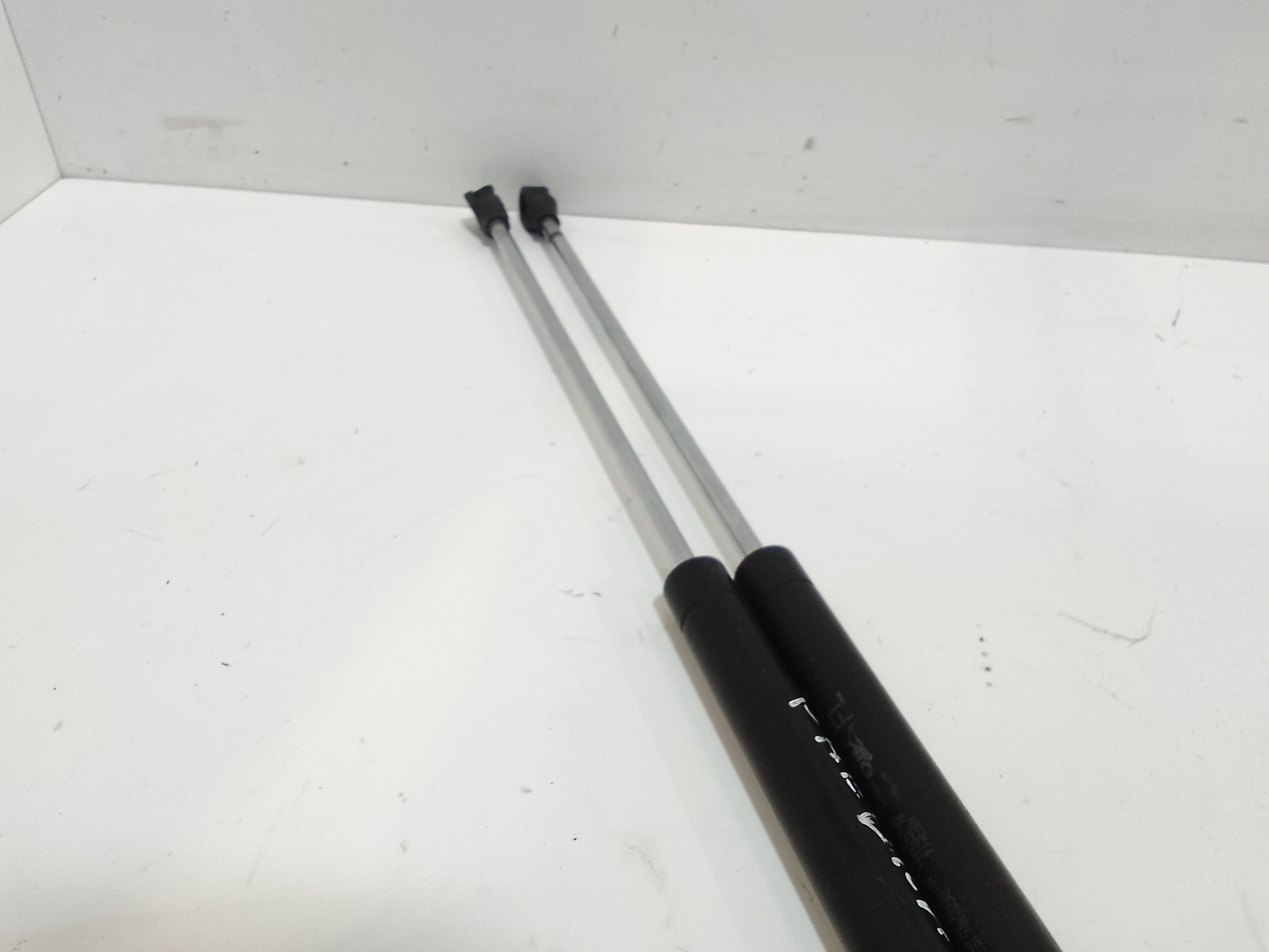 Pistoncini cofano Post. per Lancia Phedra 1 Serie (2002 - 2010)