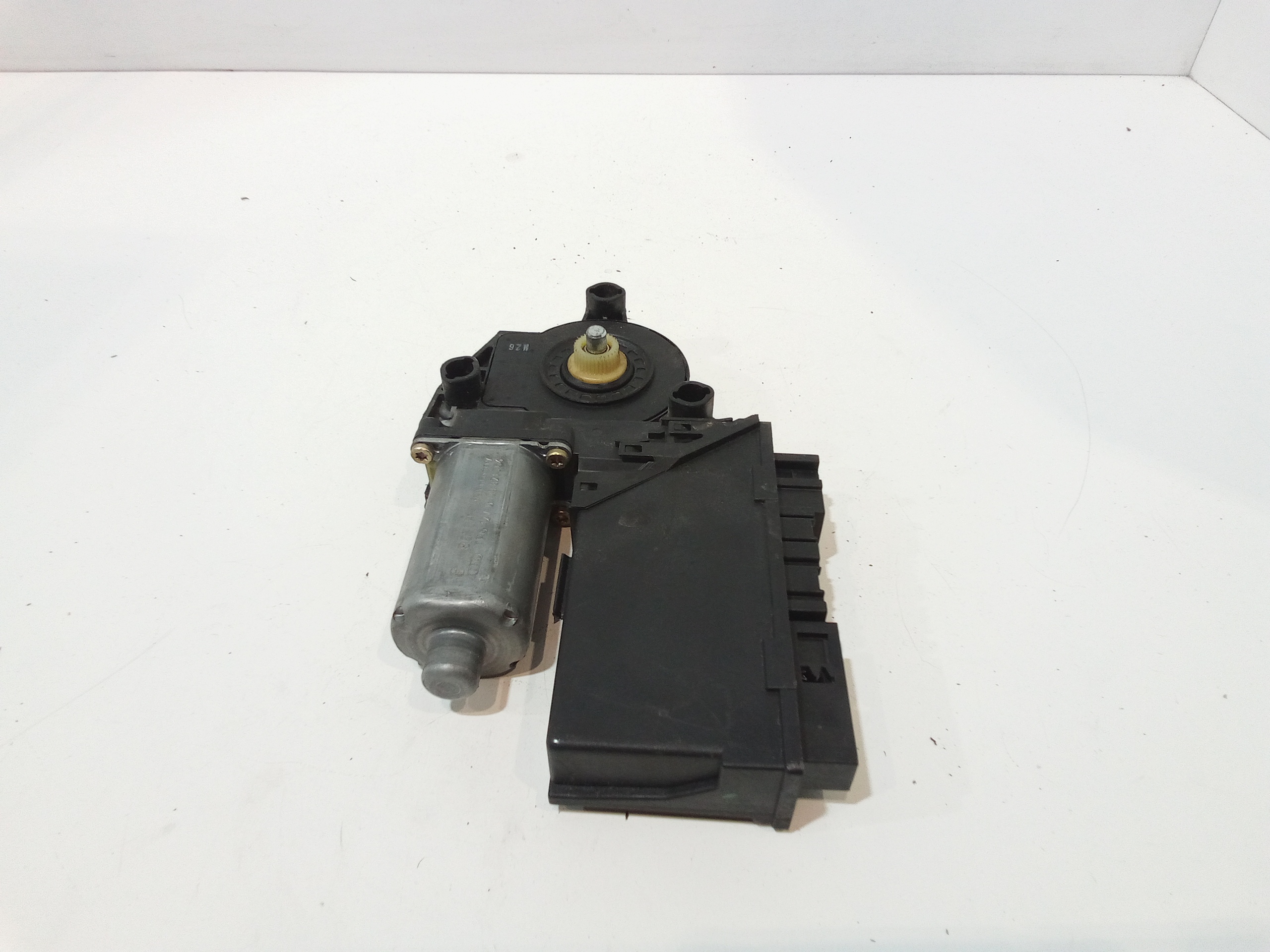 Motorino Alzavetro anteriore Sinistro per Audi A4 Avant (8ed) (04>08) (2004 - 2008)