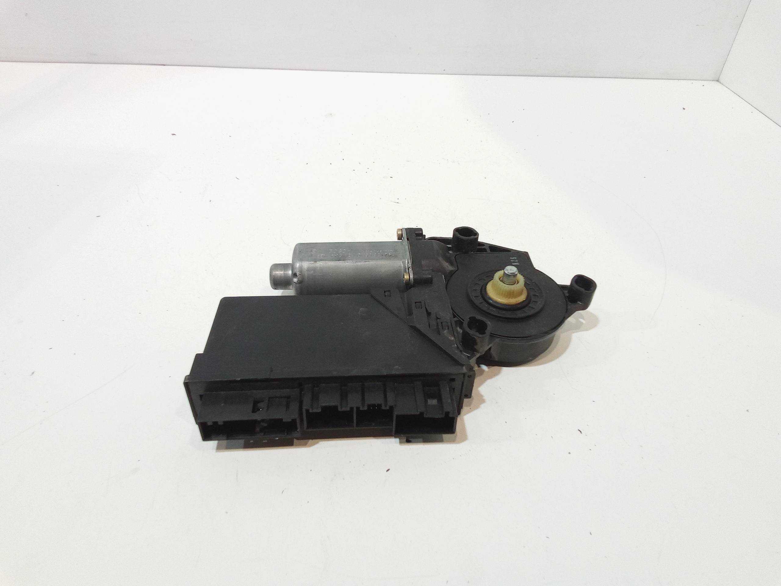 Motorino Alzavetro anteriore Sinistro per Audi A4 Avant (8ed) (04>08) (2004 - 2008)