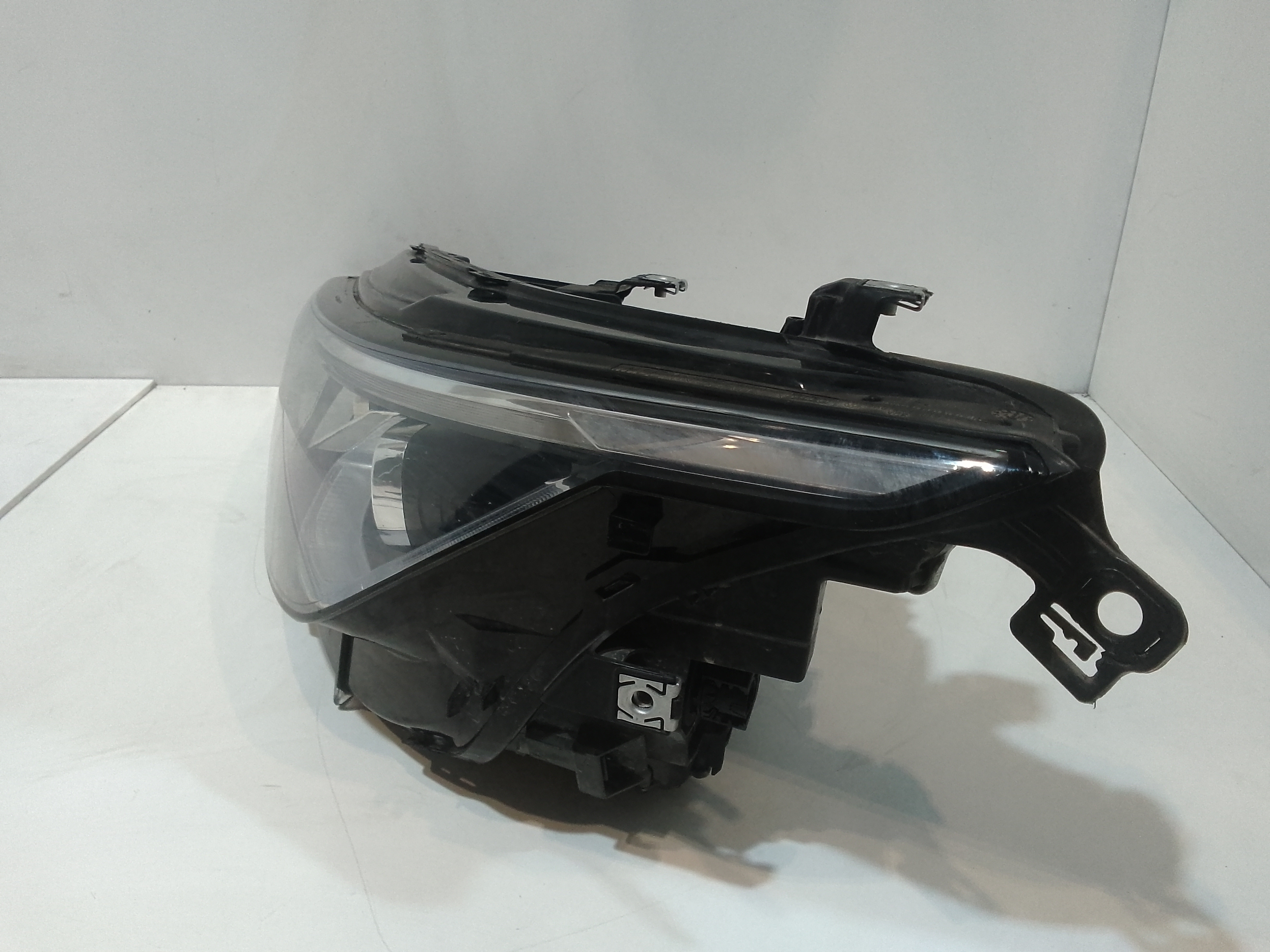 Faro anteriore SX allo Xeno per Volkswagen Golf VIII (2019 - 2023)