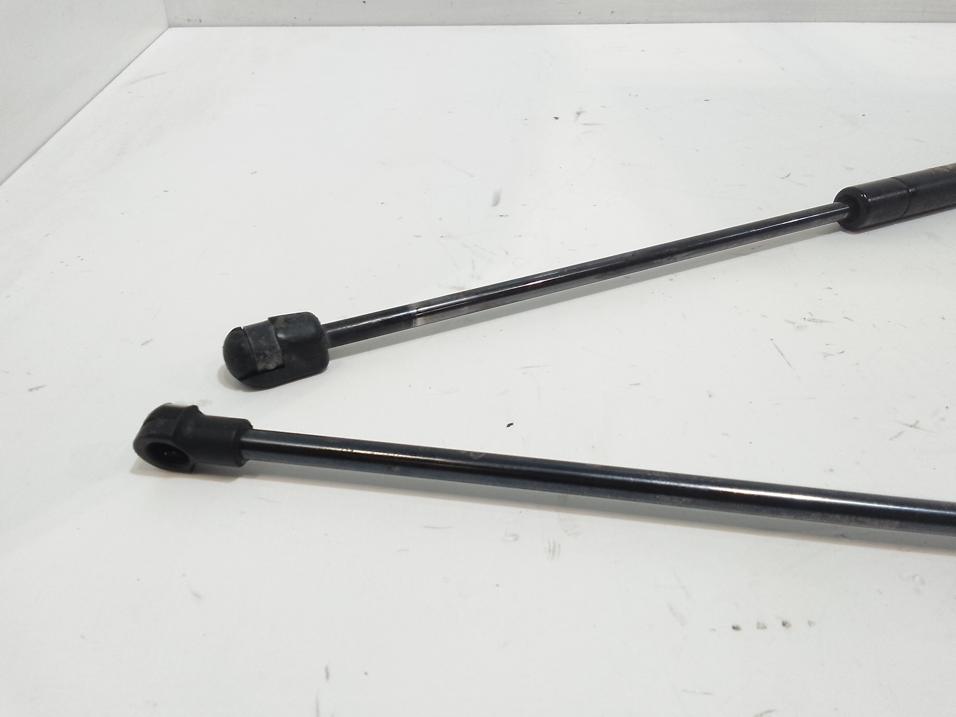 Pistoncini cofano Post. per Chatenet CH 30 (2013 - 2016)