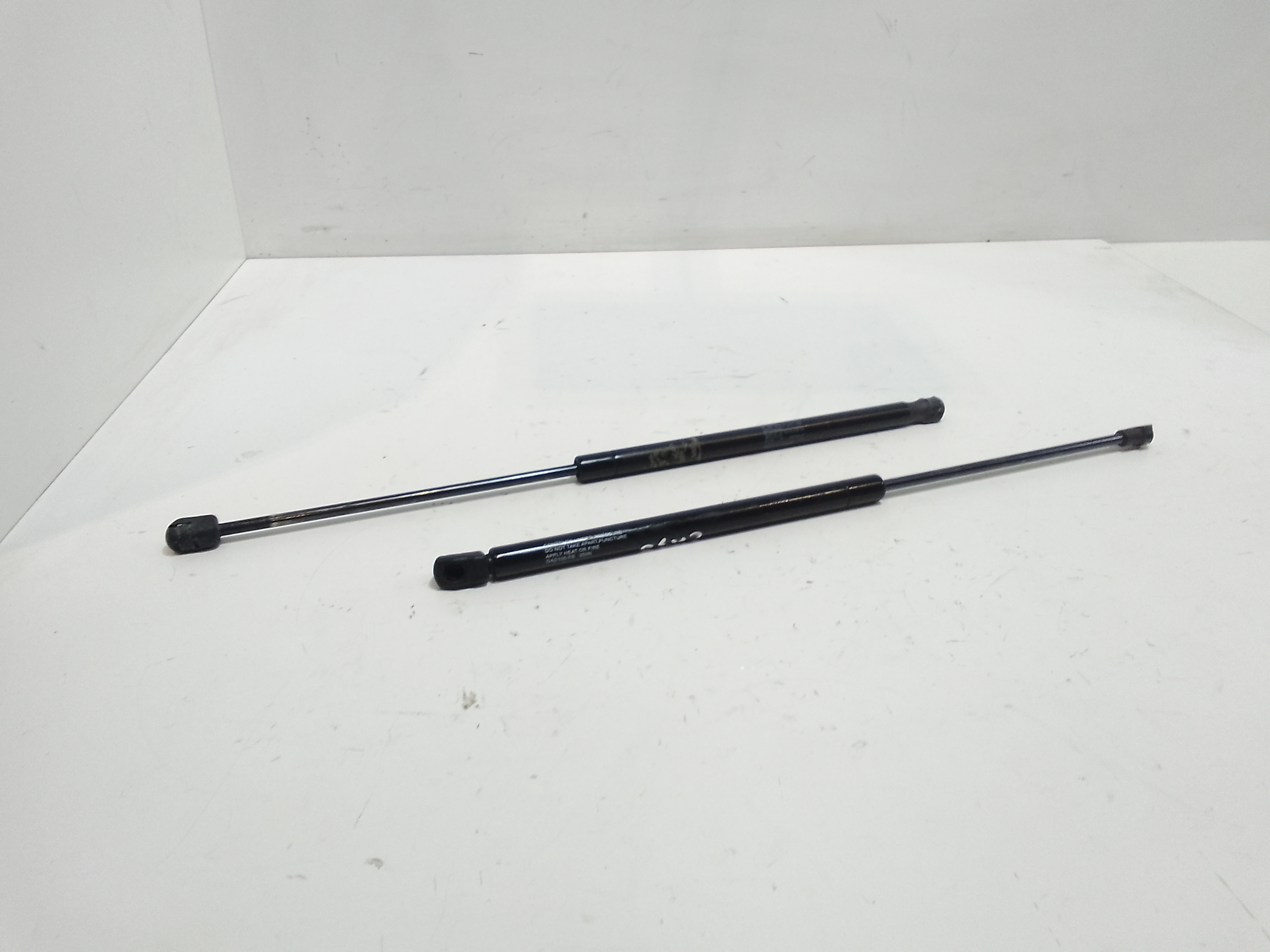 Pistoncini cofano Post. per Chatenet CH 30 (2013 - 2016)