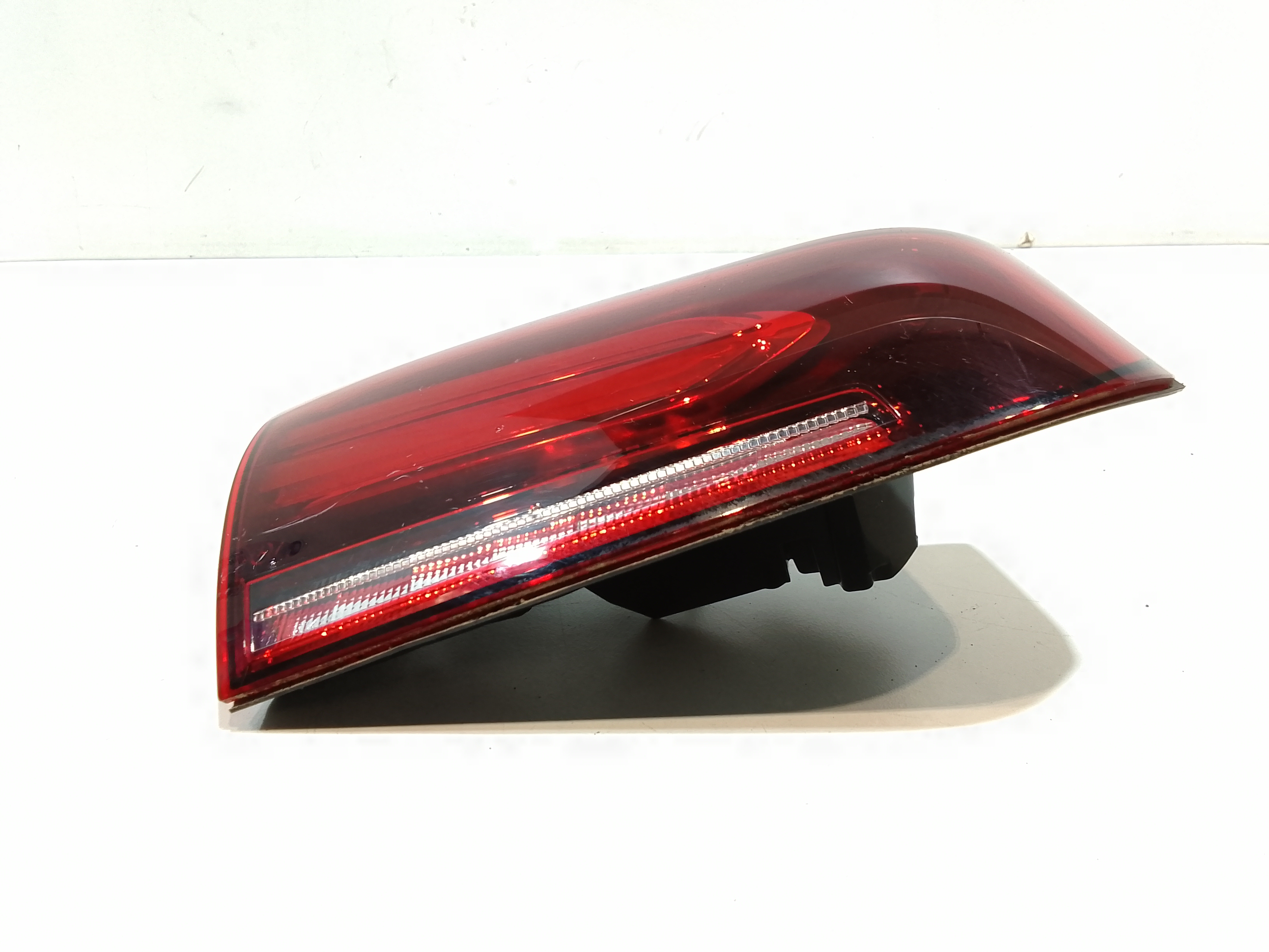 Stop posteriore sinistro a led integrato nel portello per Mercedes Classe A Serie (w177) (18>) (2018 - In produzione)