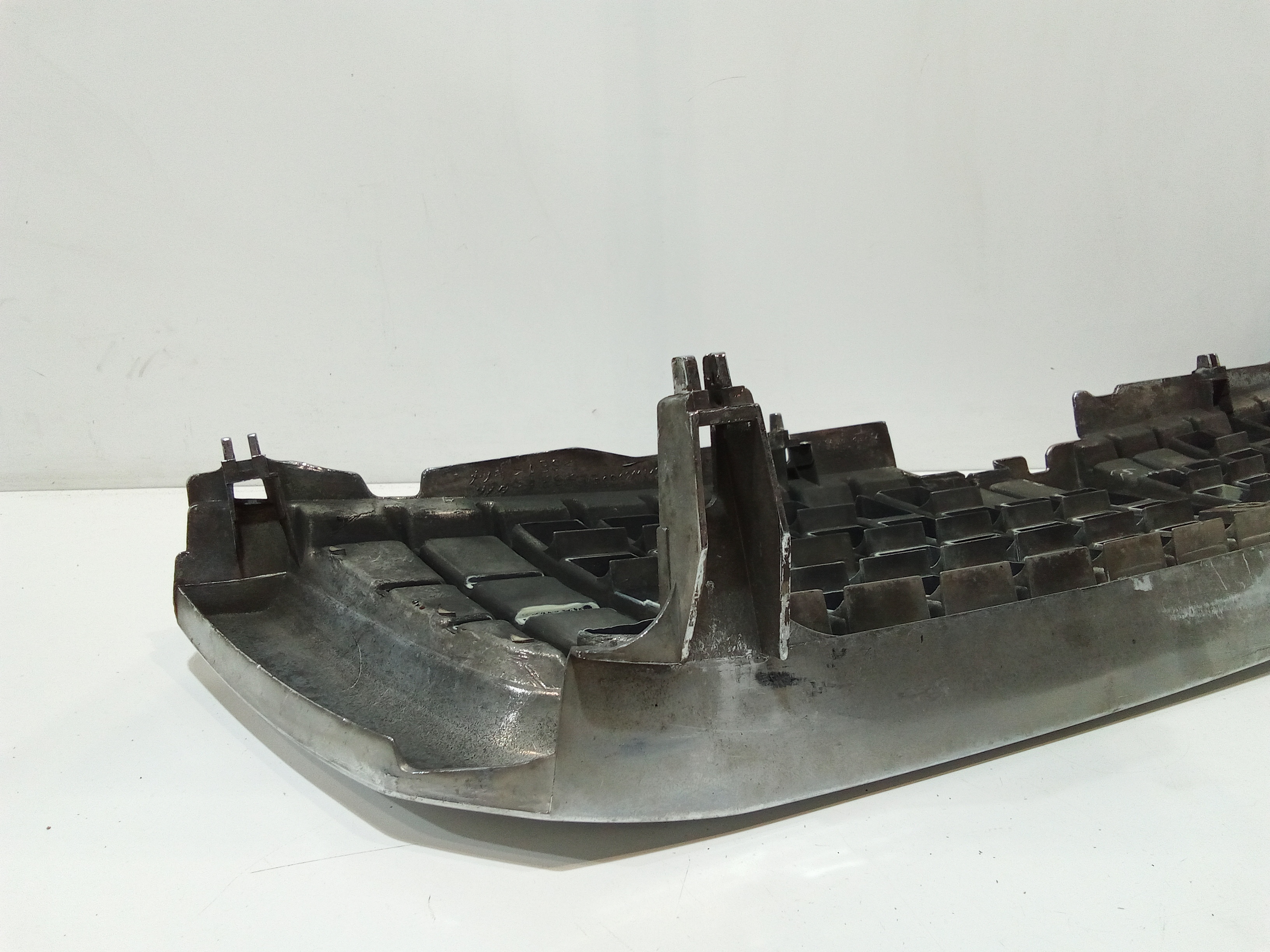 Mascherina anteriore per Mitsubishi Pajero 3 Serie (1998 - 2000)