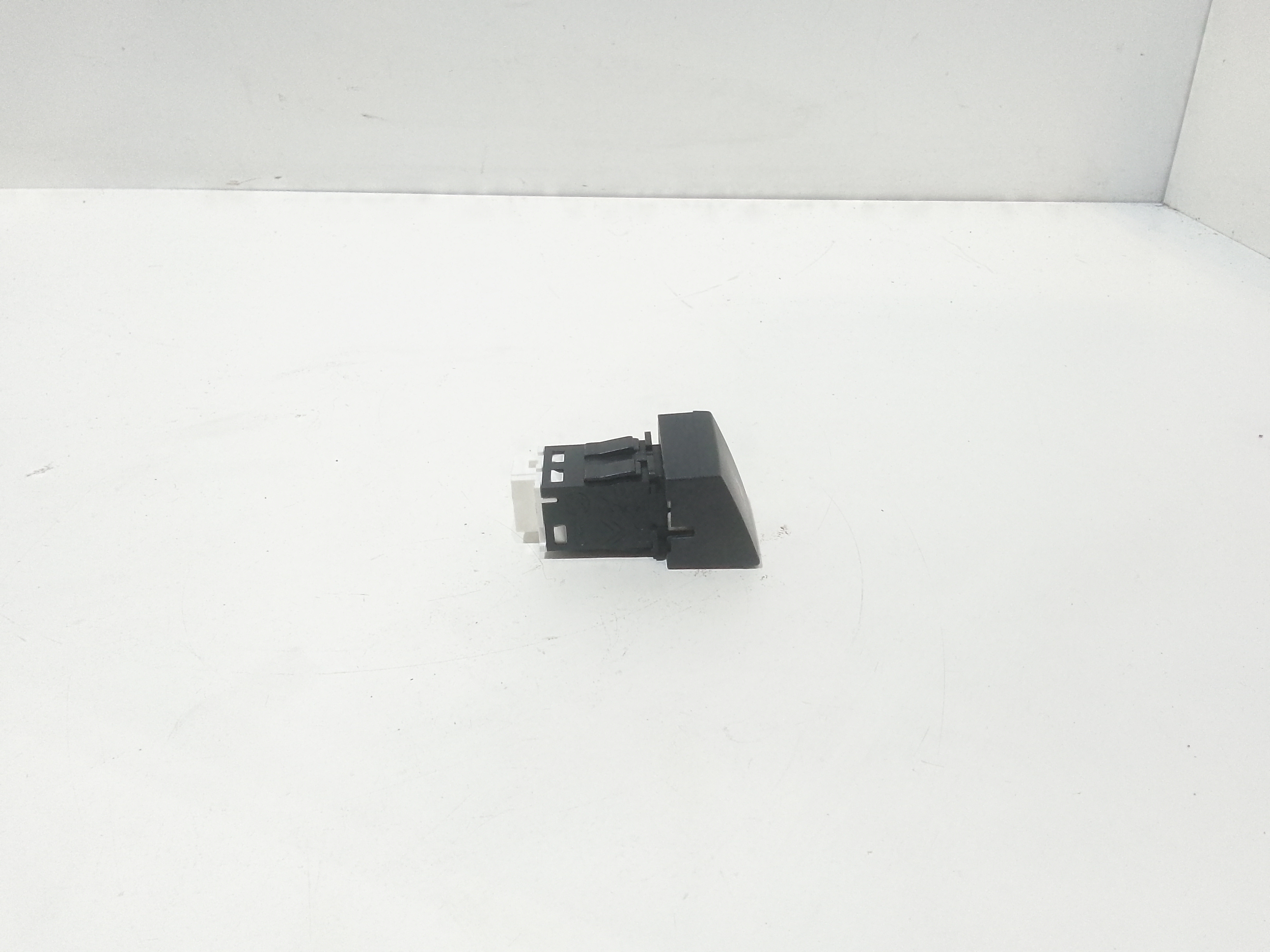 Pulsante luci di emergenza per Peugeot 508 Station Wagon (2011 - In produzione)